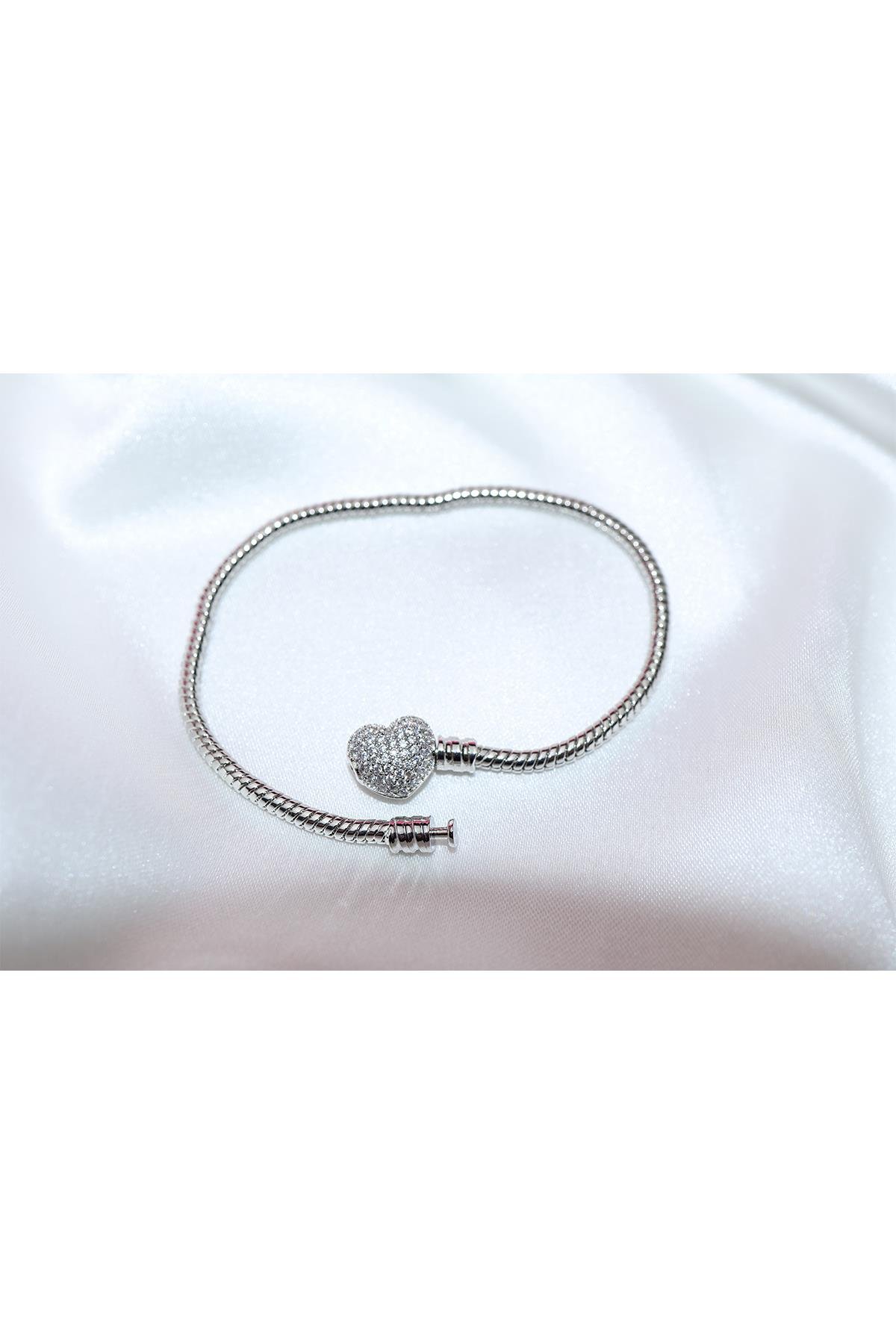 Pandora Model Gümüş Taşlı Bileklik