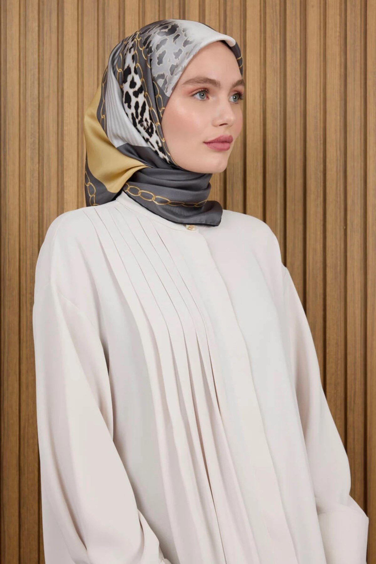 Aker Sura İpek Desenli Eşarp 8893701