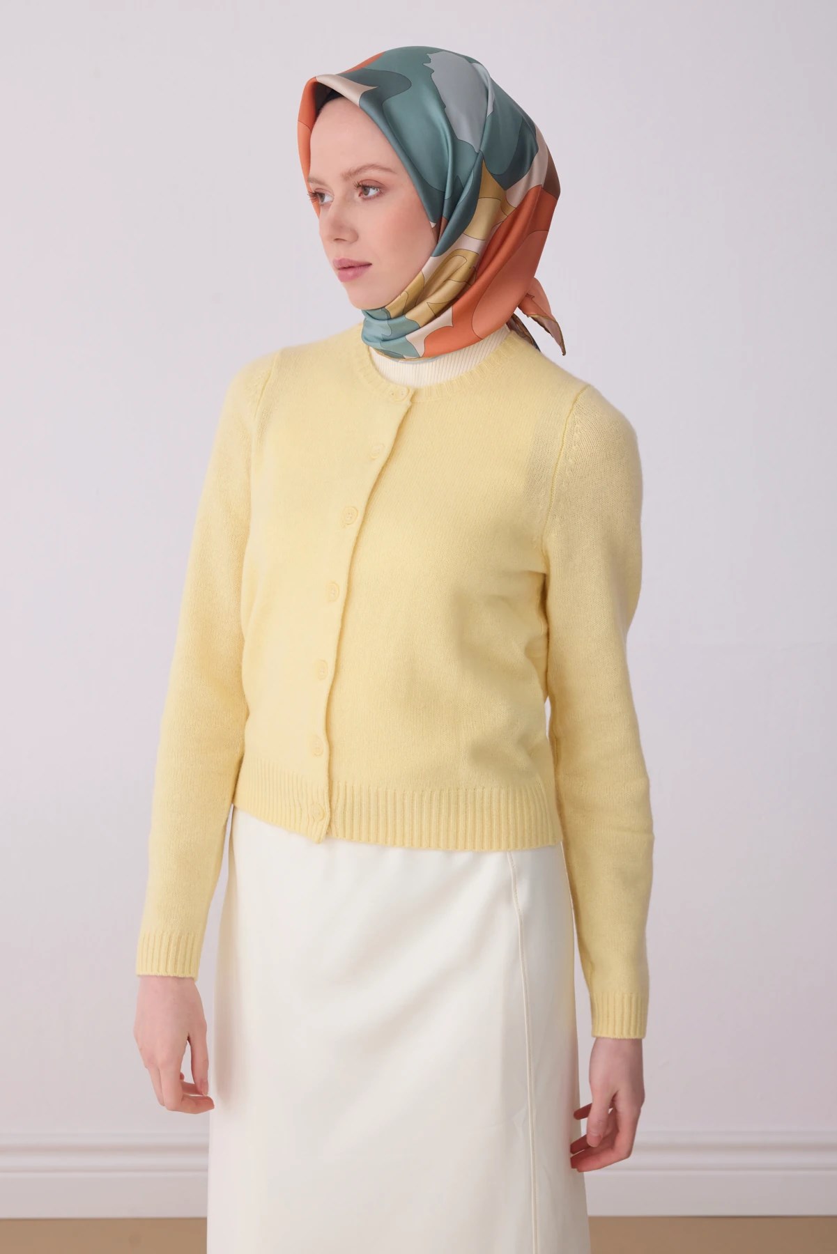 Belli Twill İpek Desenli Eşarp 4306D