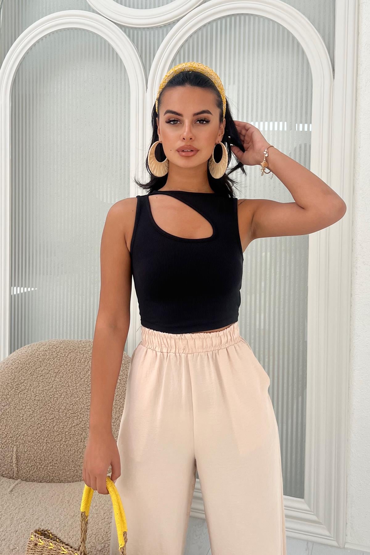Cutout Önü Örme Crop Siyah