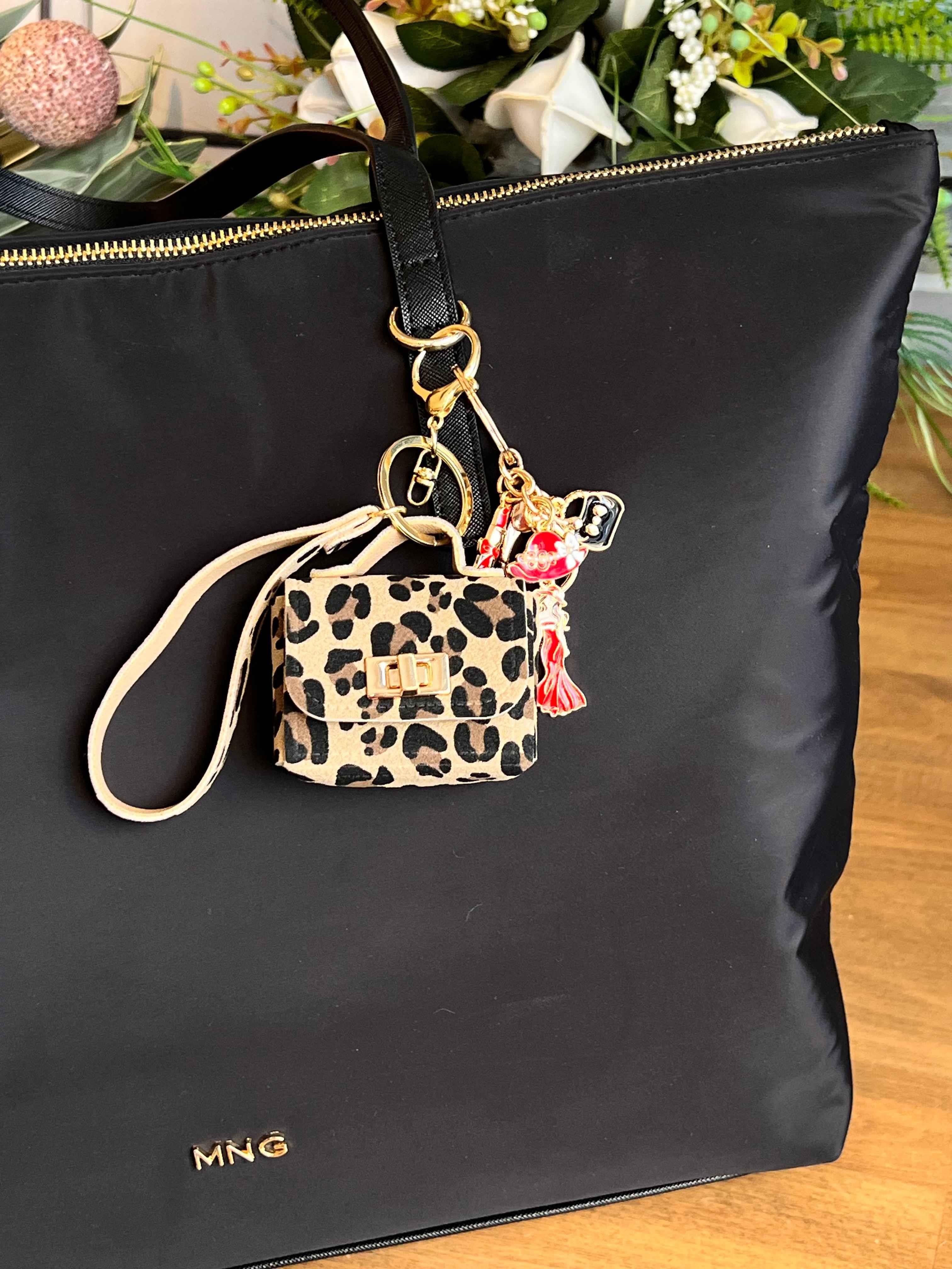 Charm Leopar Çanta Figürlü Anahtarlık - Çanta Charm (Kırmızı Şapka Model) 