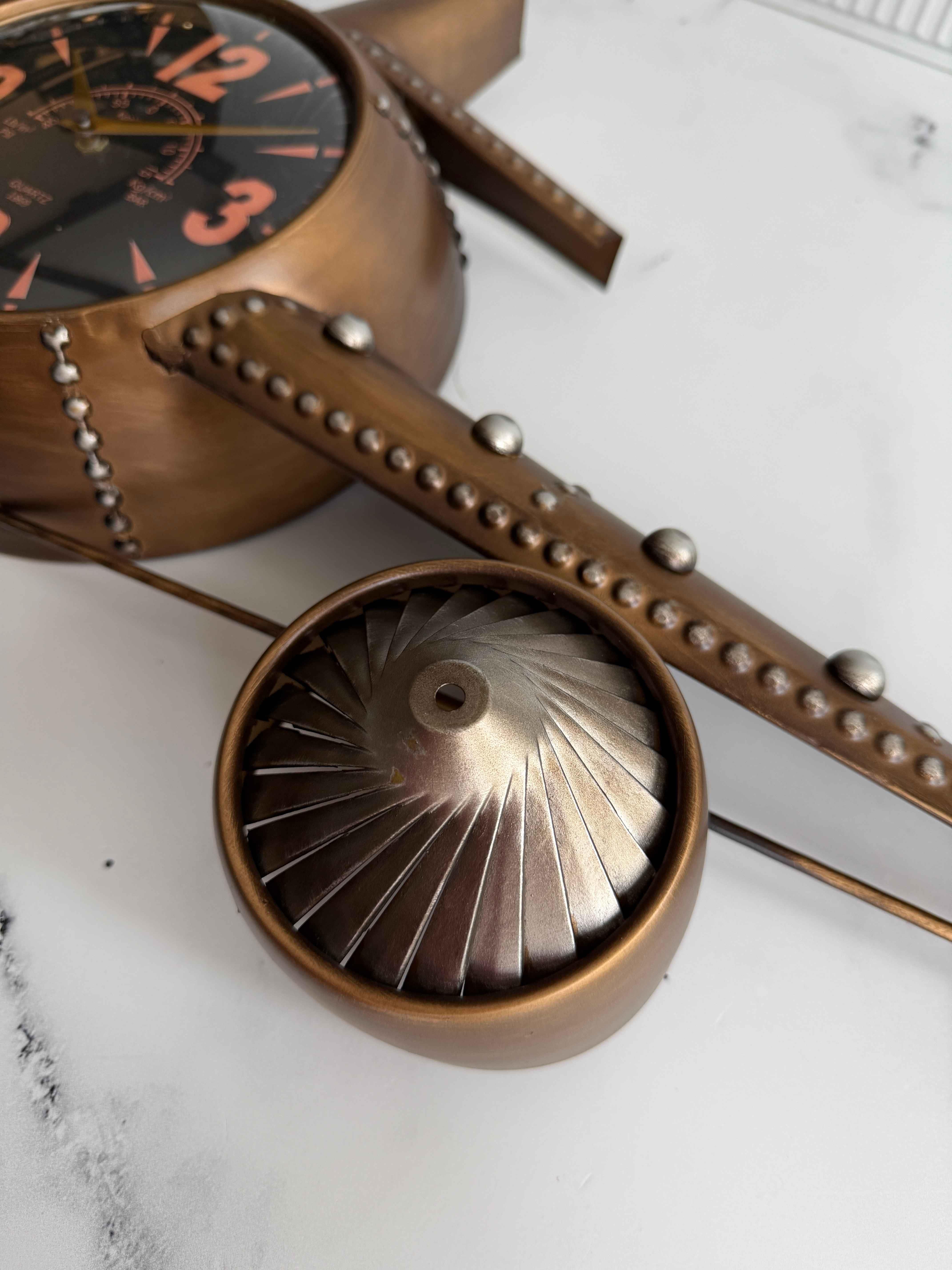 Dekoratif Aviator Retro Metal Eskitme Uçak Duvar Saati