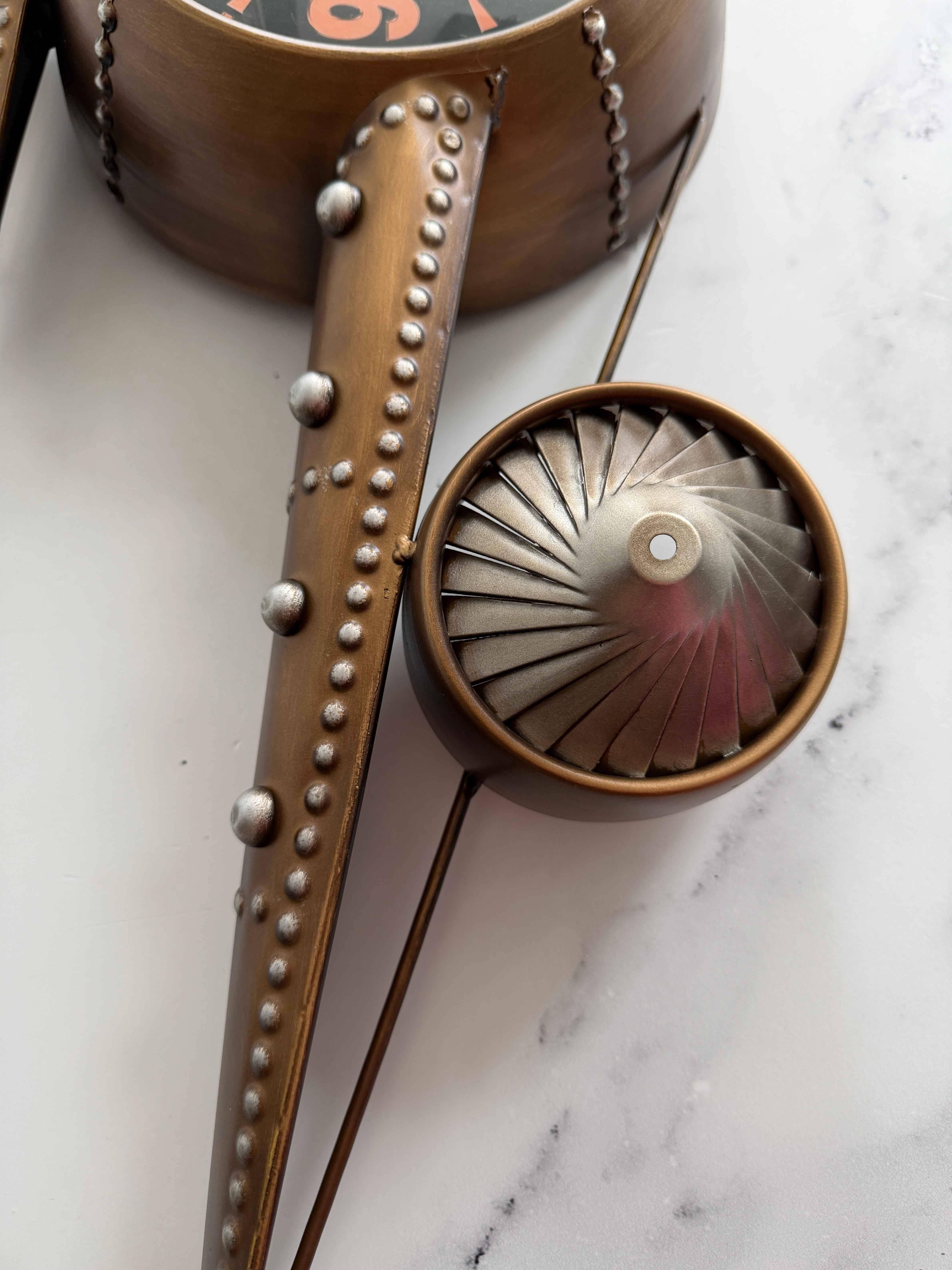 Dekoratif Aviator Retro Metal Eskitme Uçak Duvar Saati