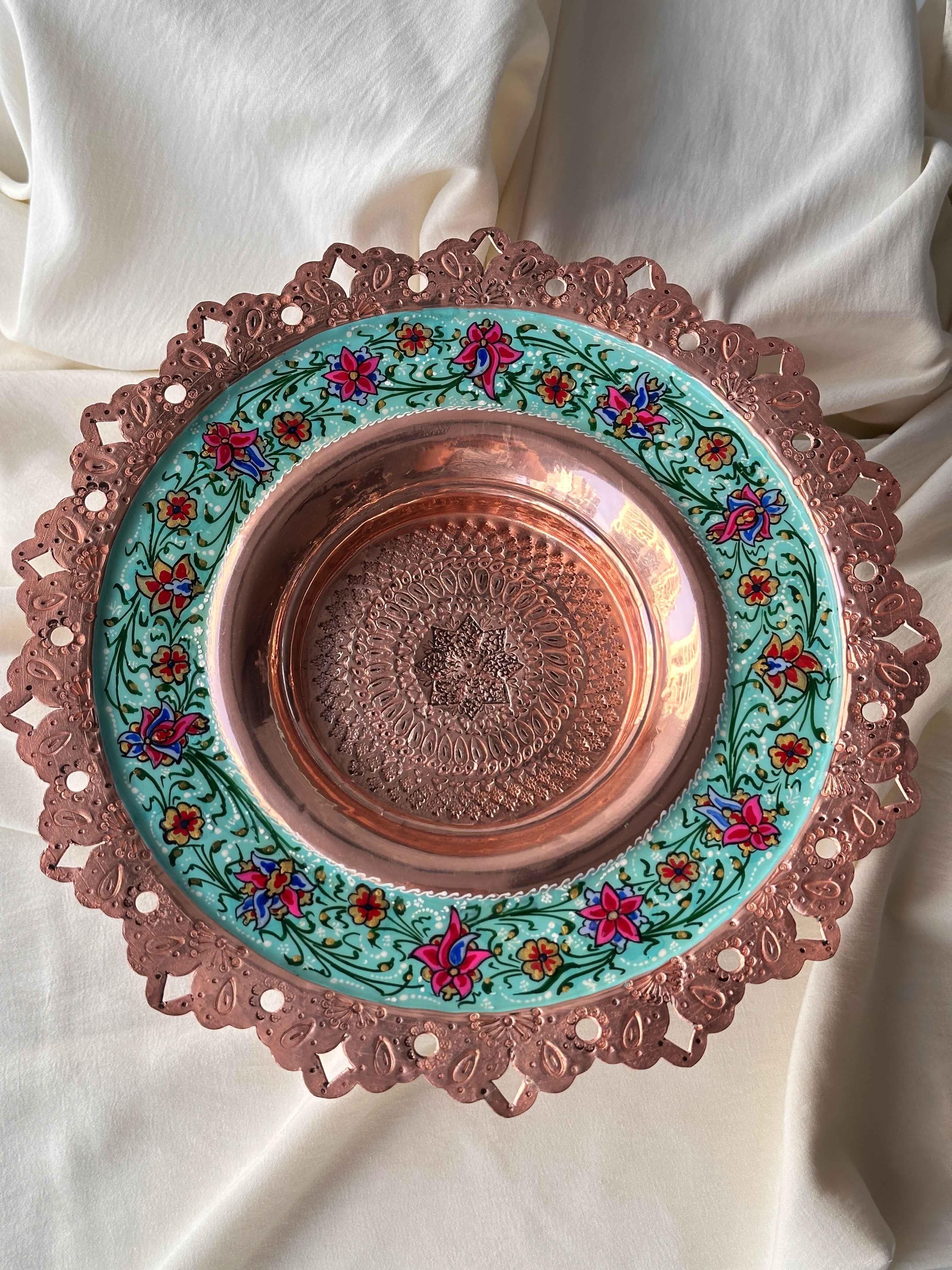 İsfahan Bakır Üzerine Mine İşlemeli İkramlık 24cm