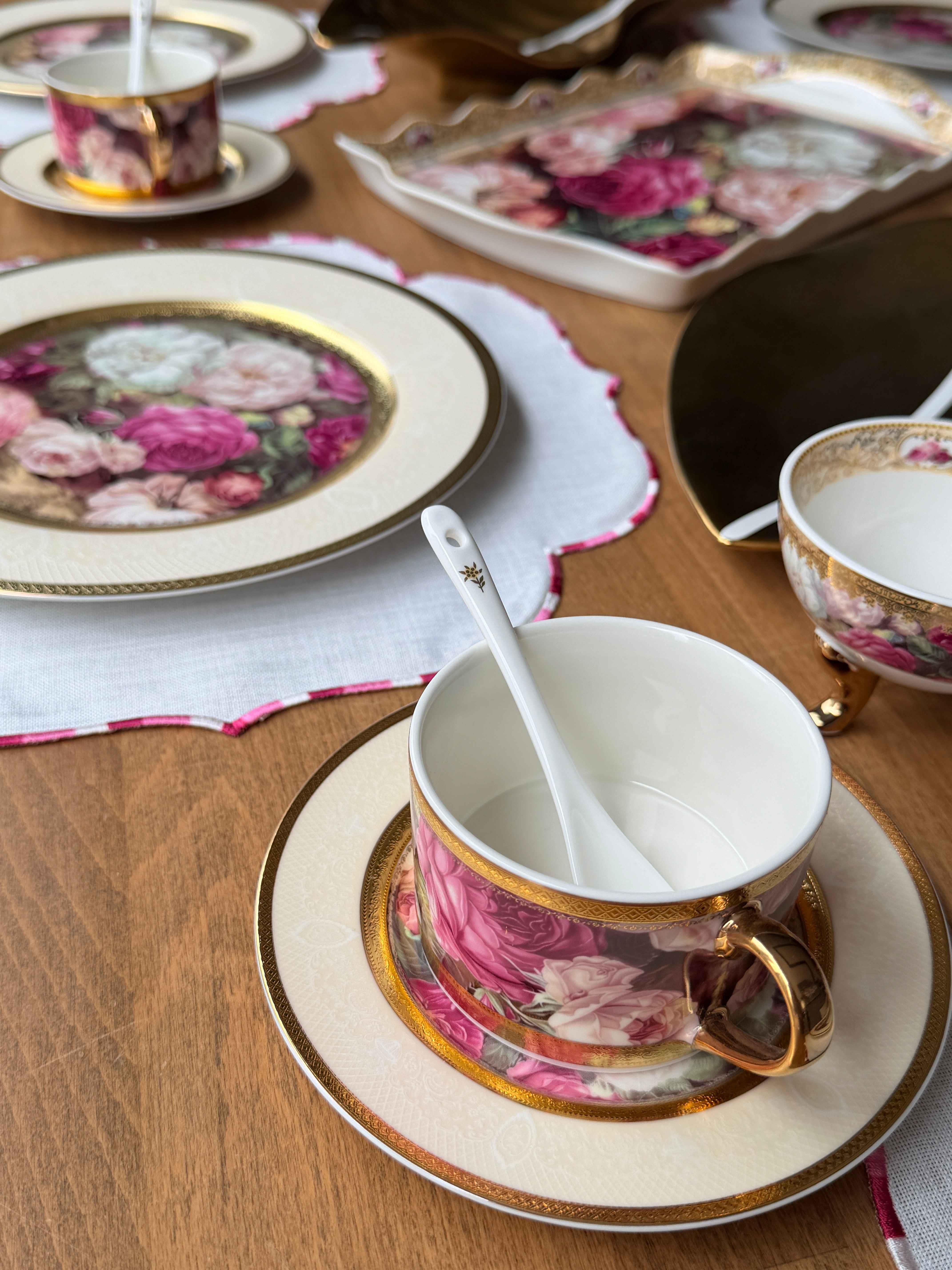 Porselen Kahvaltı Takımı 24K Flores