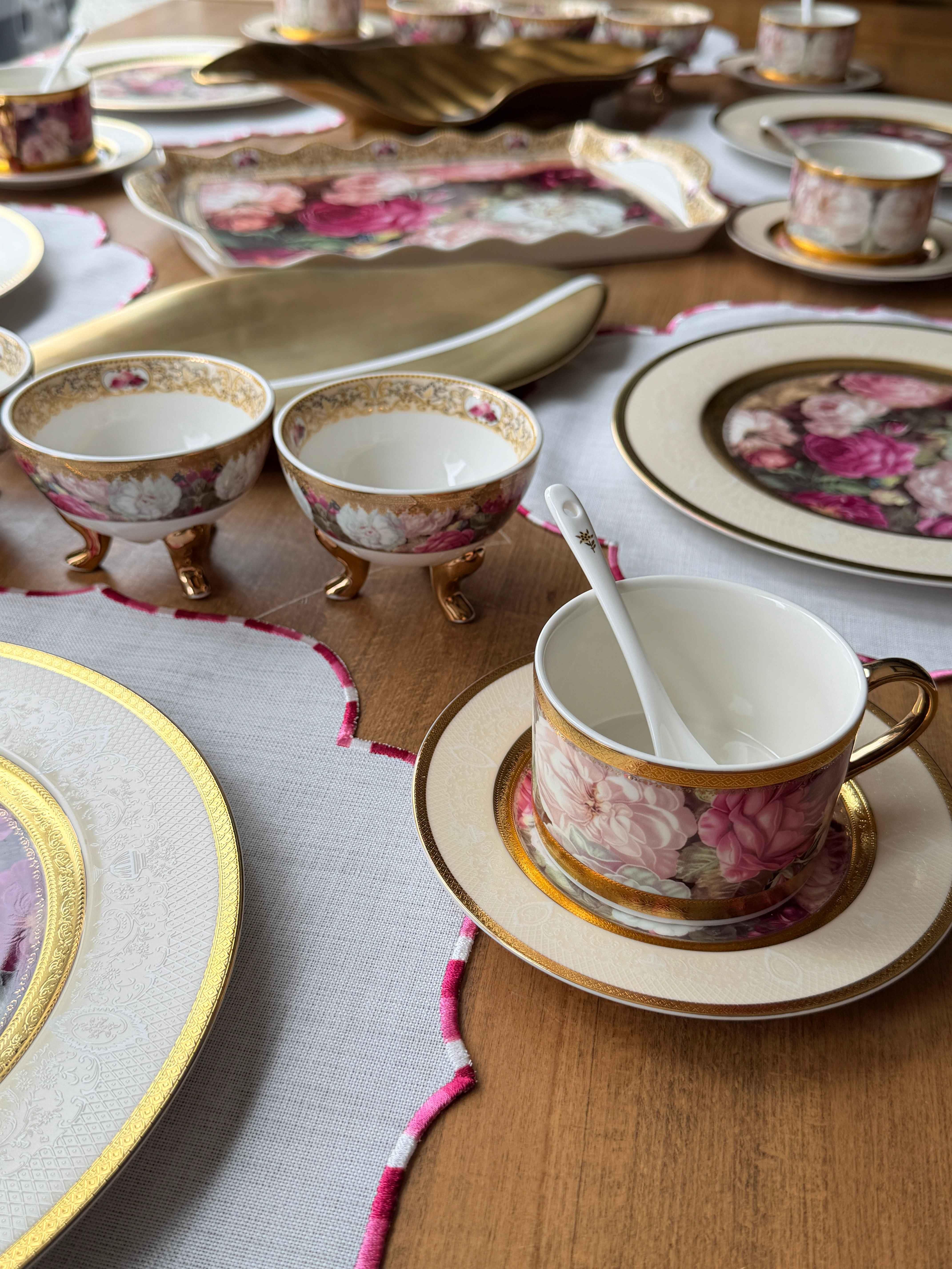 Porselen Kahvaltı Takımı 24K Flores