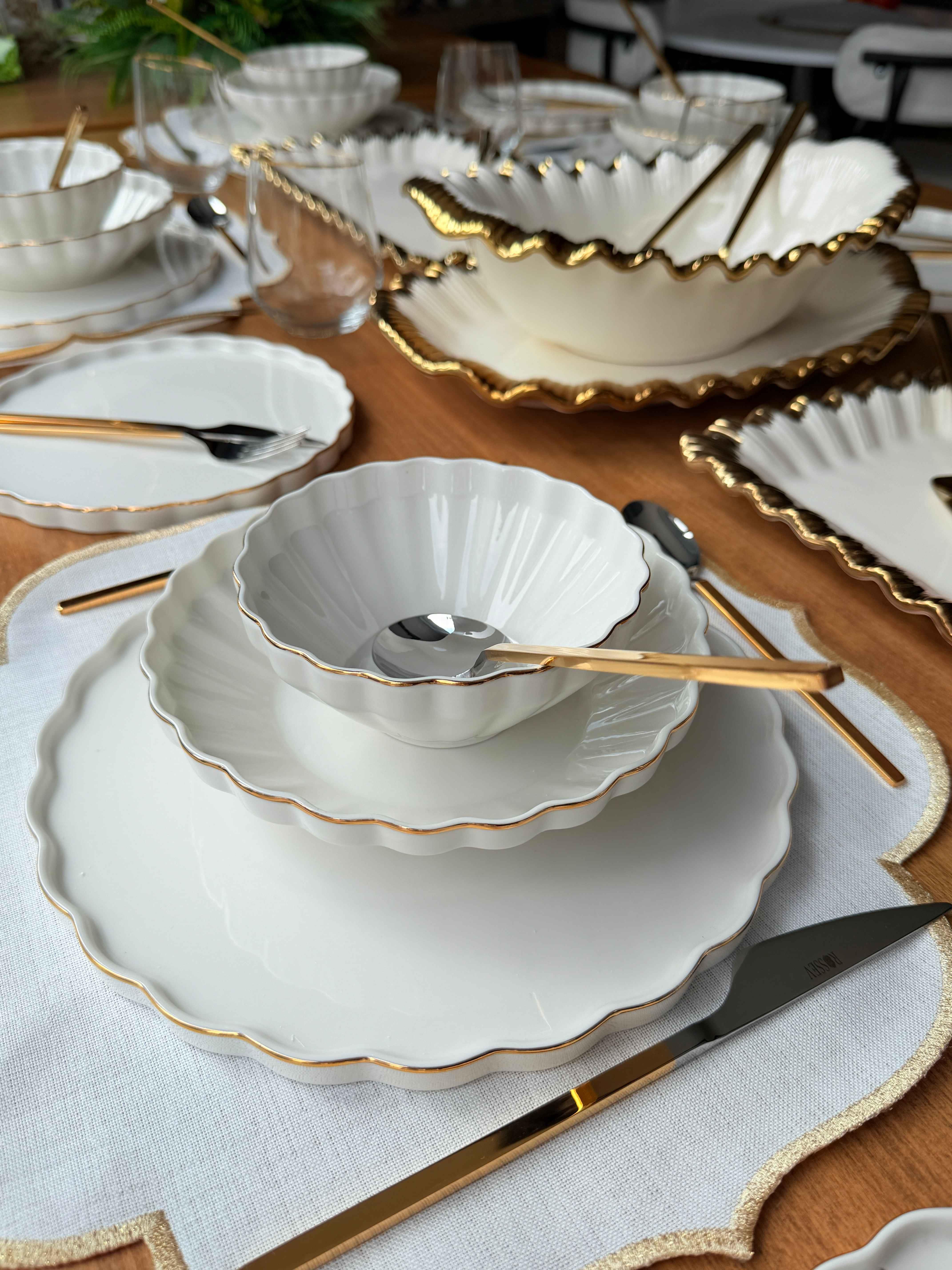 Porselen Yemek Takımı 6 Kişilik 87 Parça Twist Gold Sofya