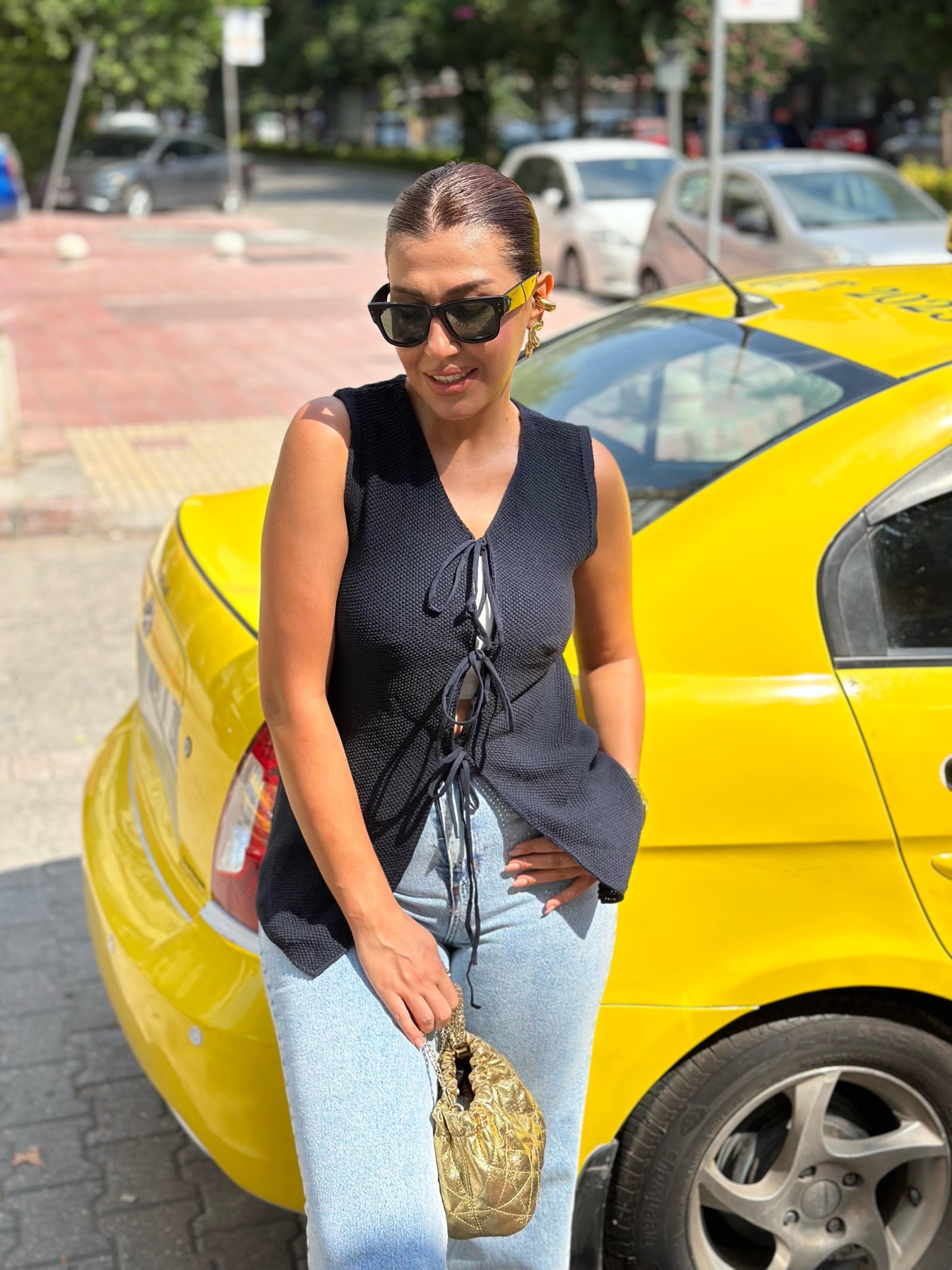 Bağlamalı triko yelek