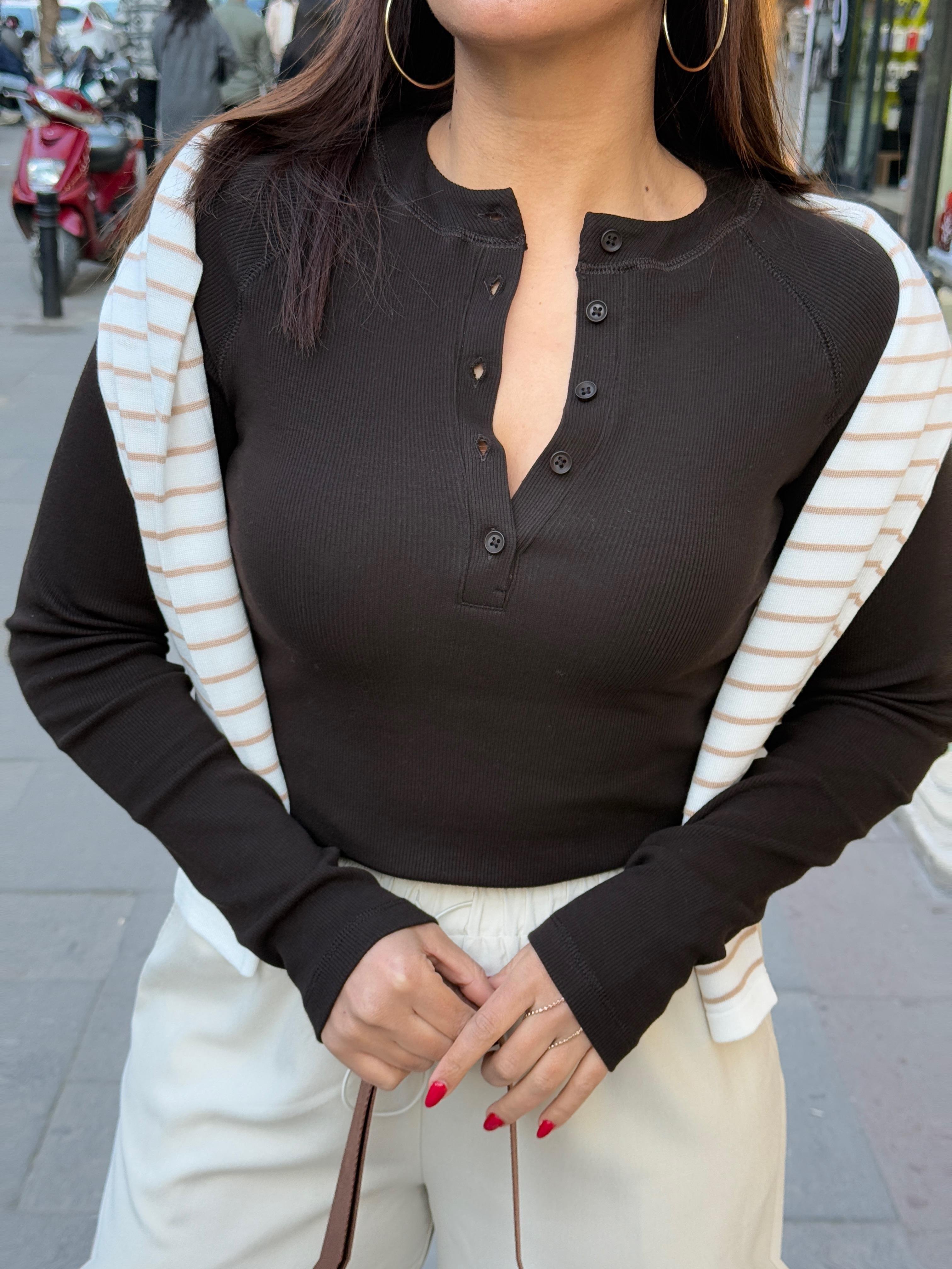 Düğmeli basic