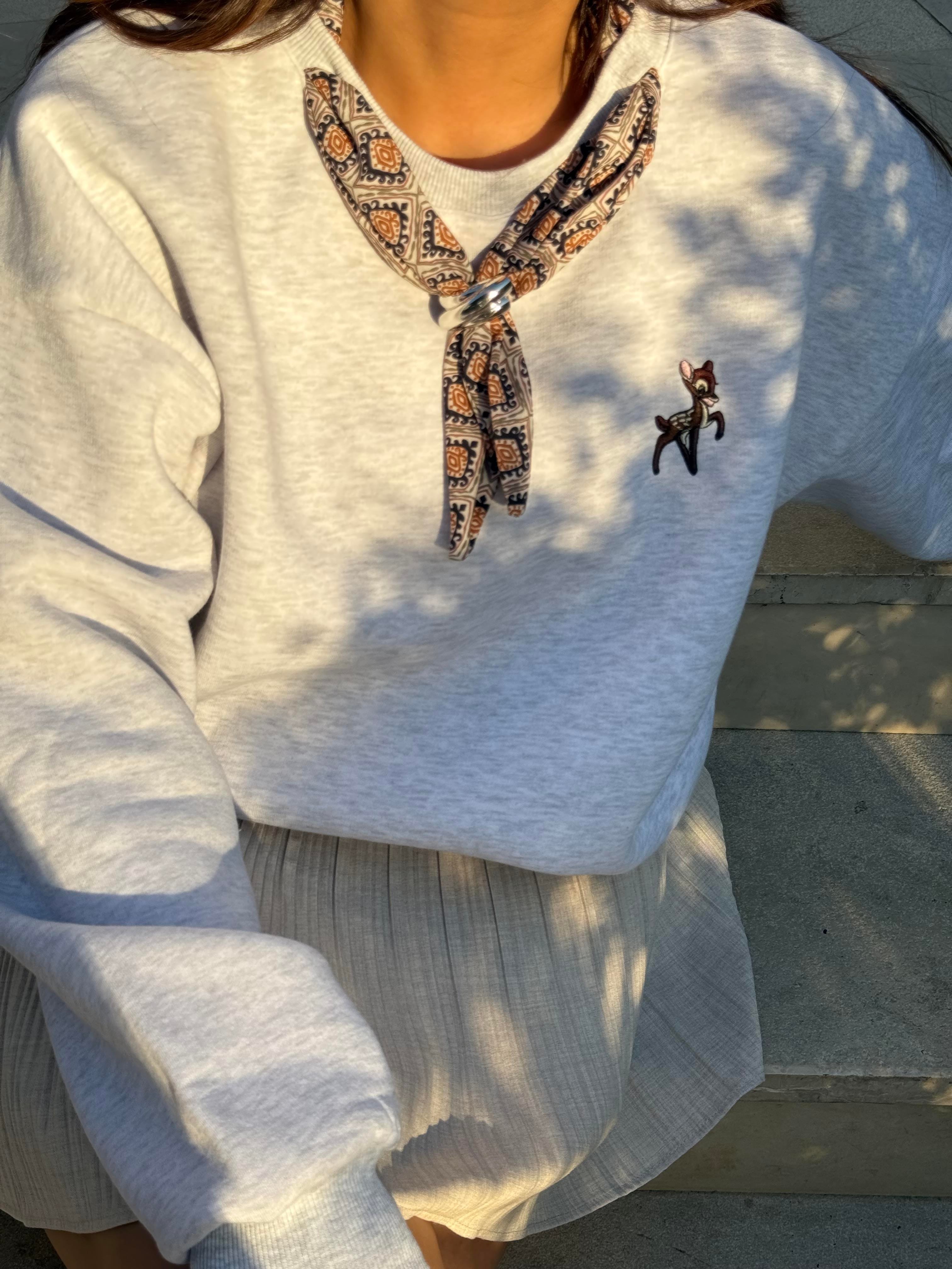 Fularlı Sweatshırt