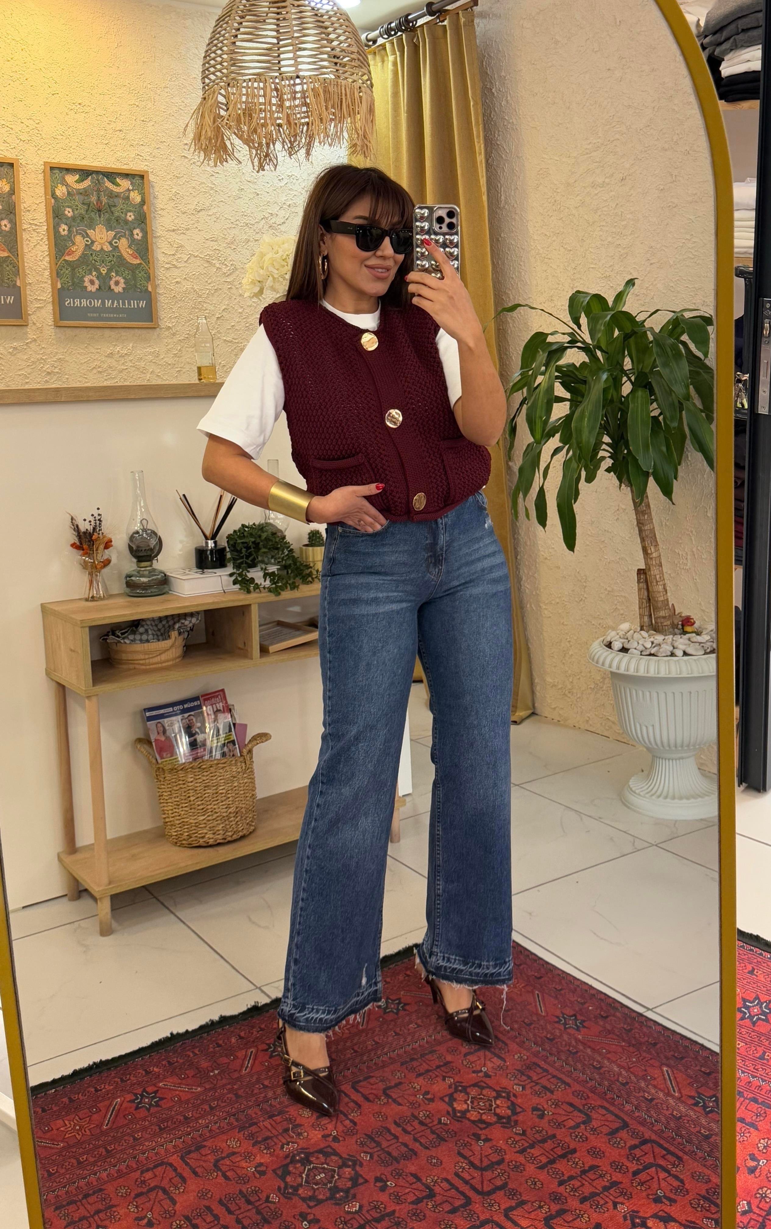 Paça kesik detaylı jean 