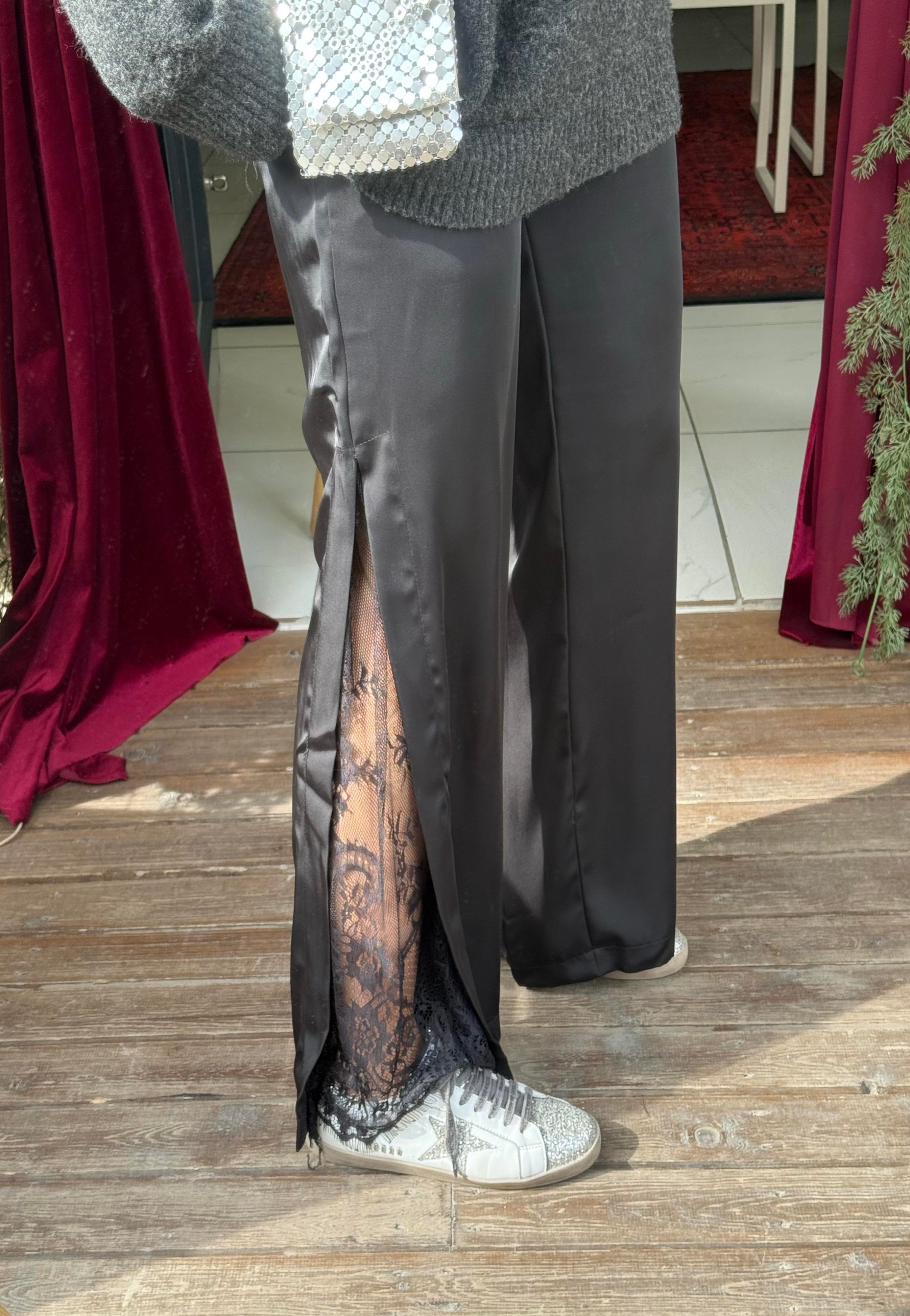 Paçası Dantelli Saten Pantolon