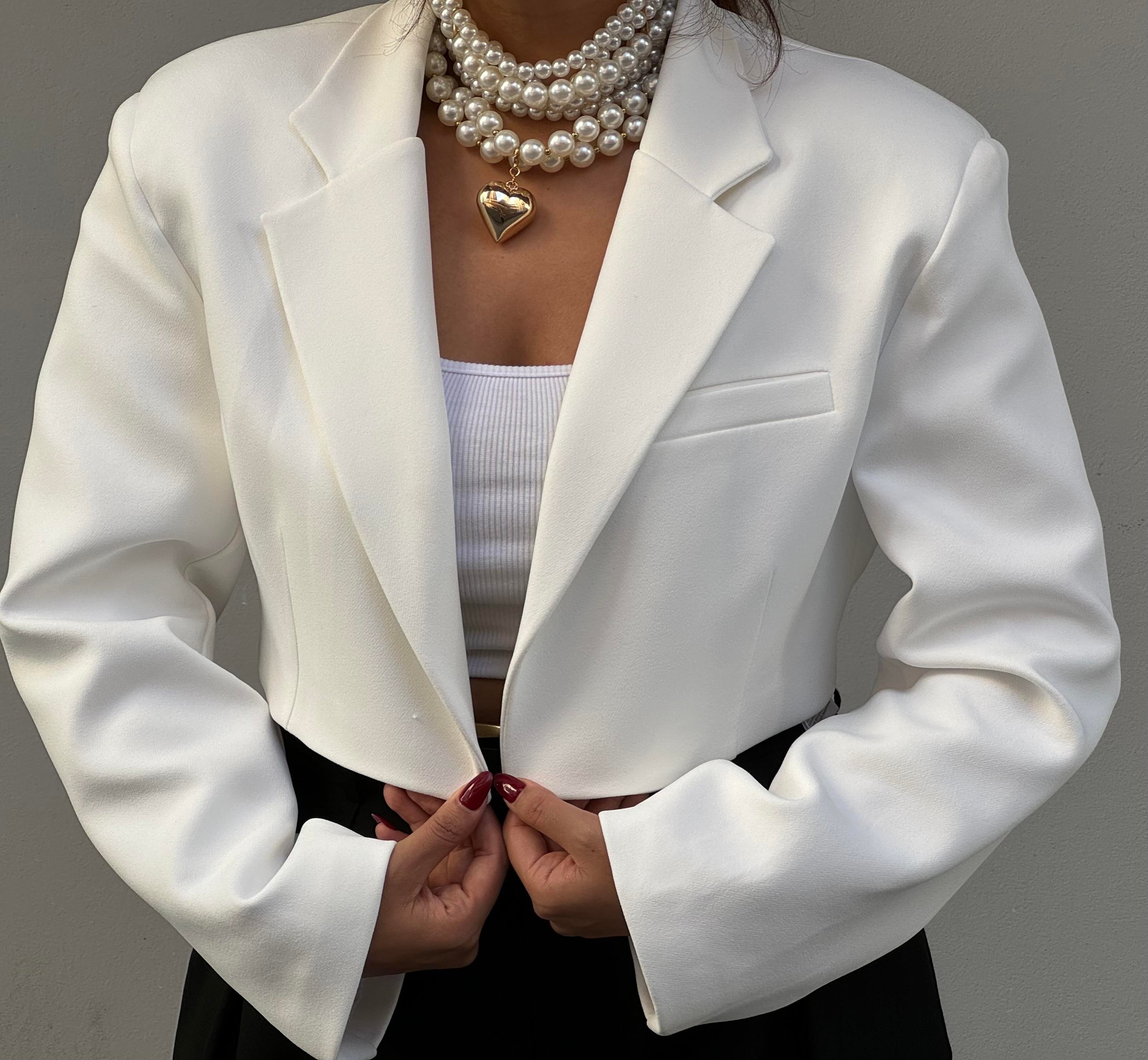 Vatkalı kısa blazer ceket