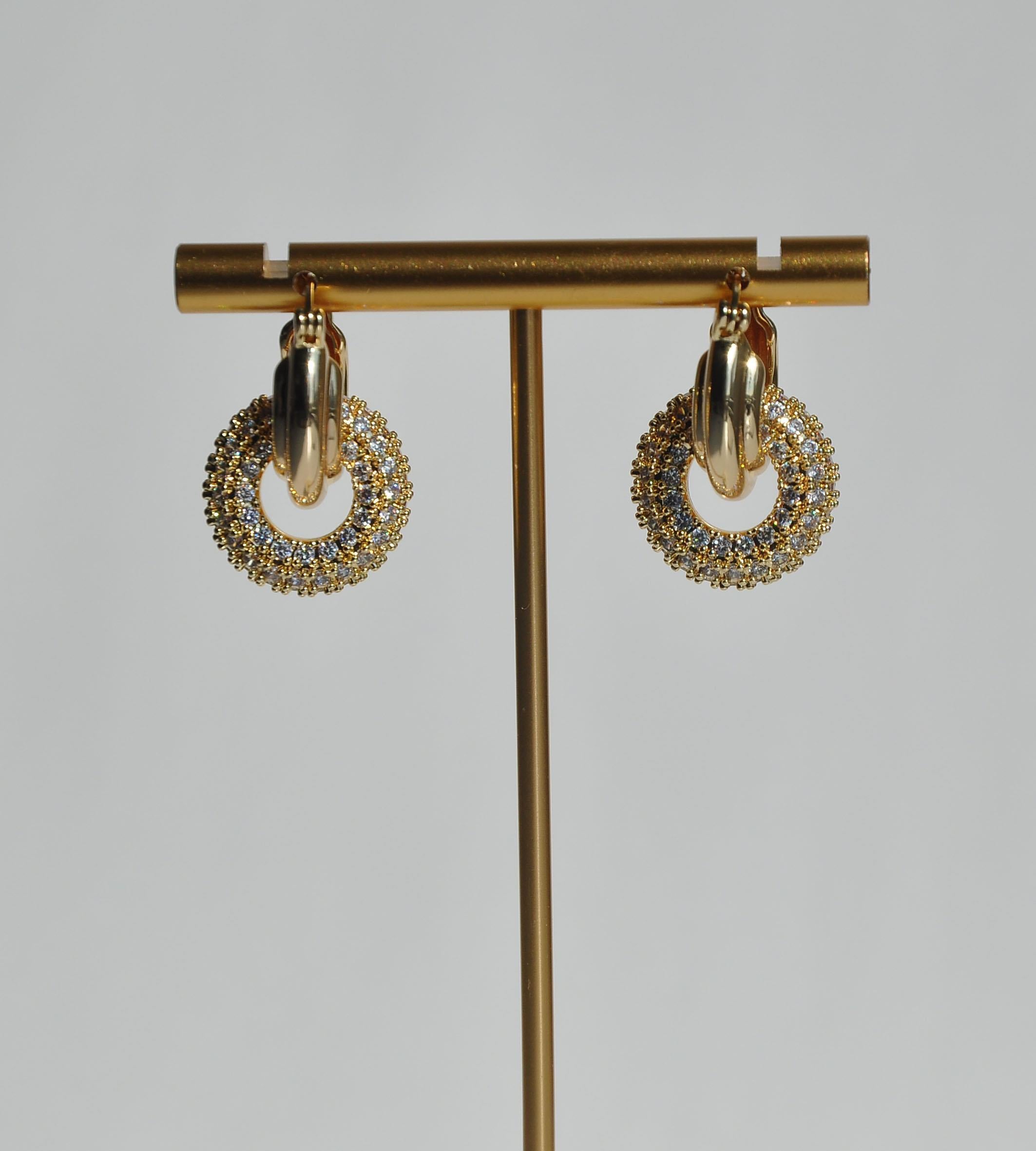 Gold çelik taşlı küpe