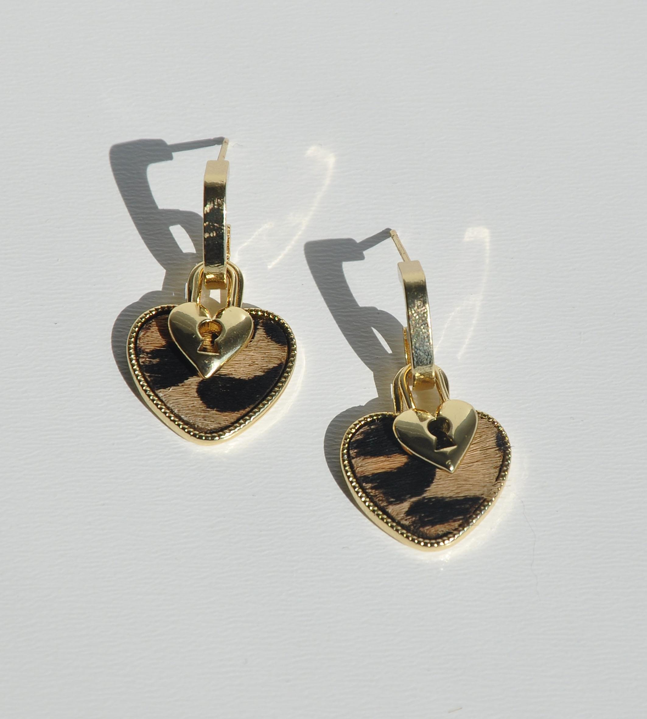 Gold pirinç leopar kalpli küpe