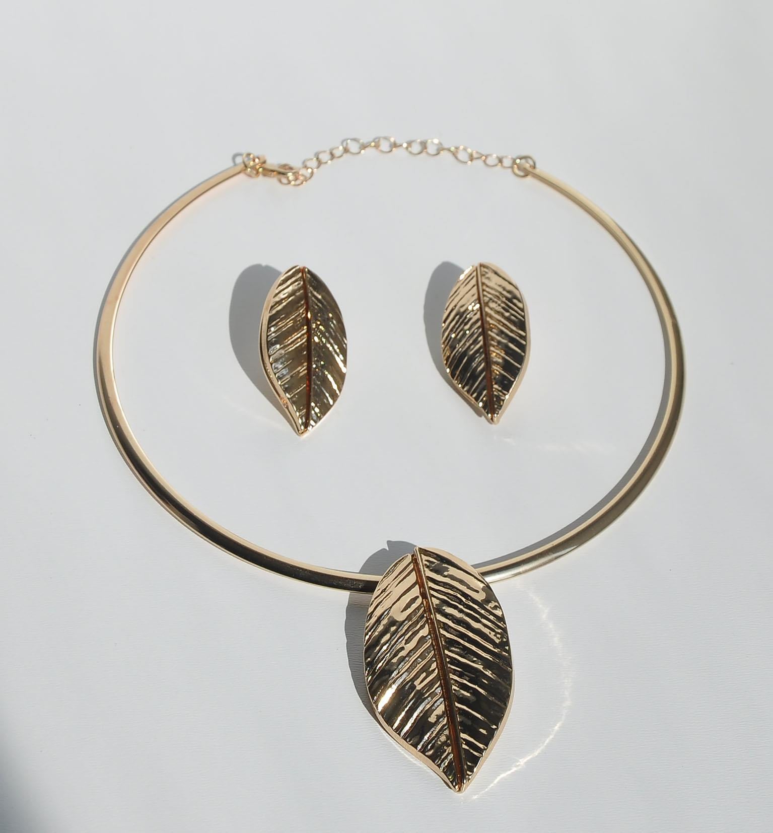 Gold vip yaprak kolye küpe set