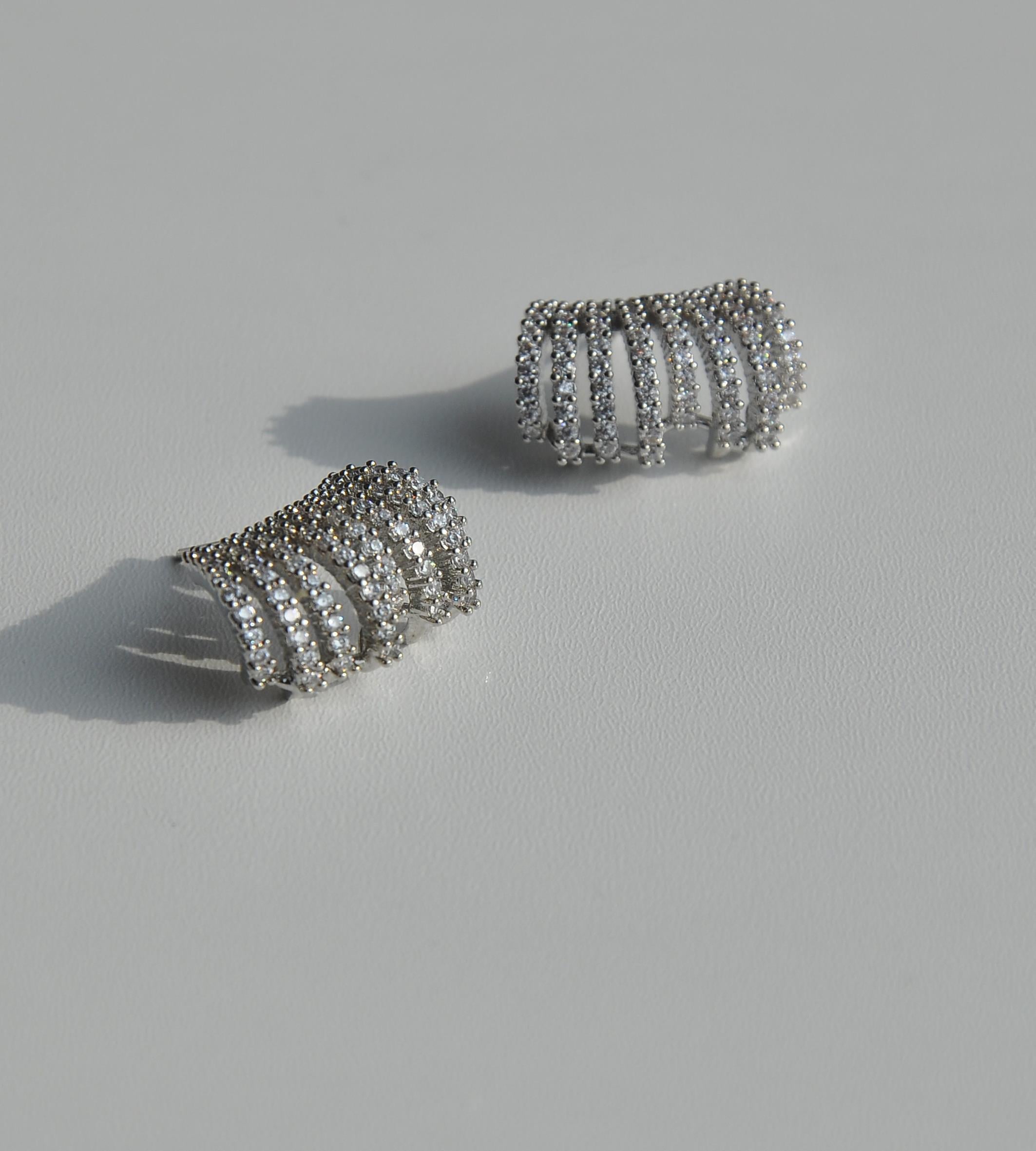 Silver çelik taşlı küpe