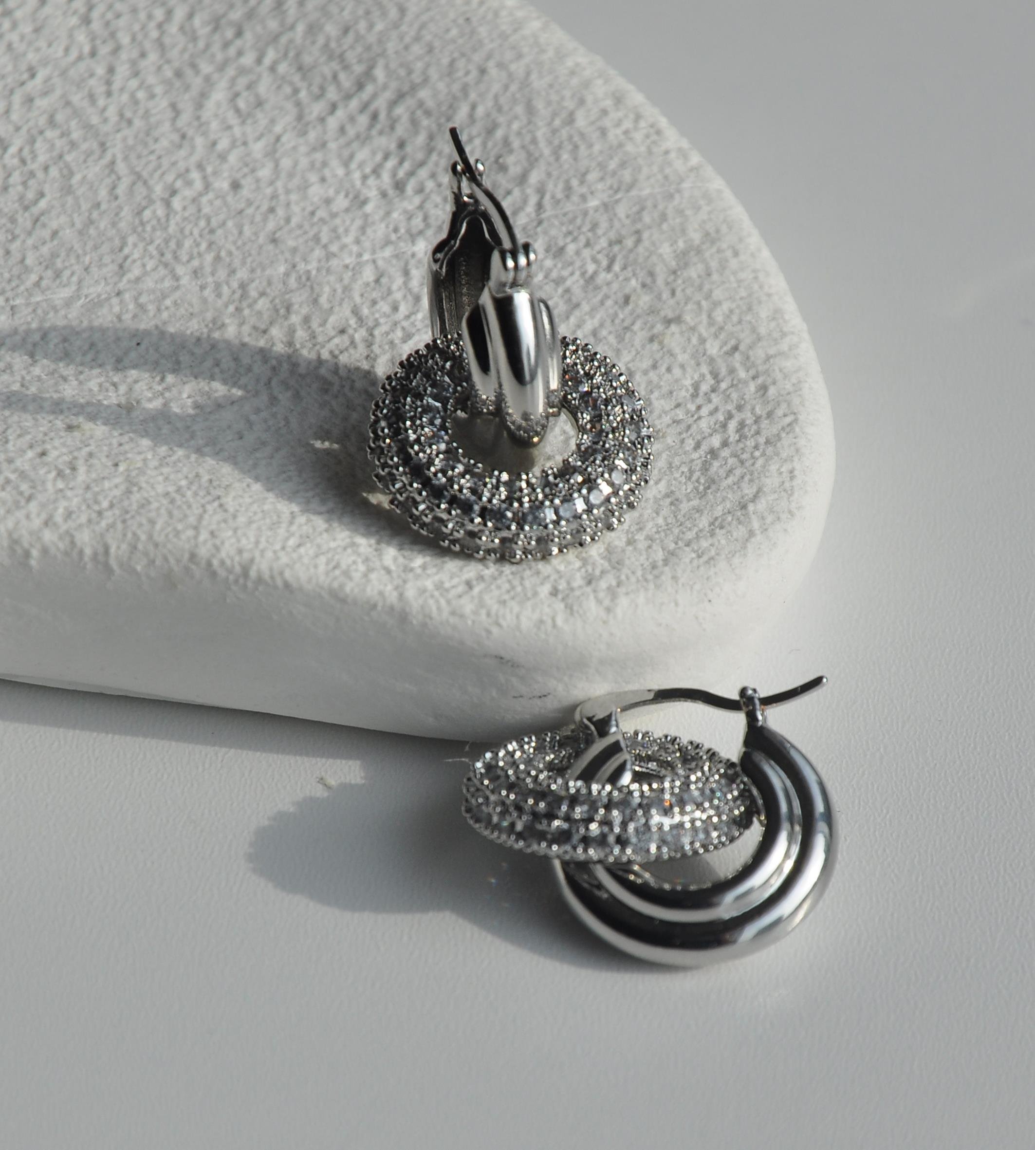 Silver çelik taşlı  küpe