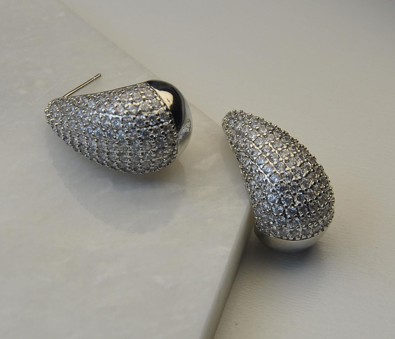 Silver taşlı damla küpe