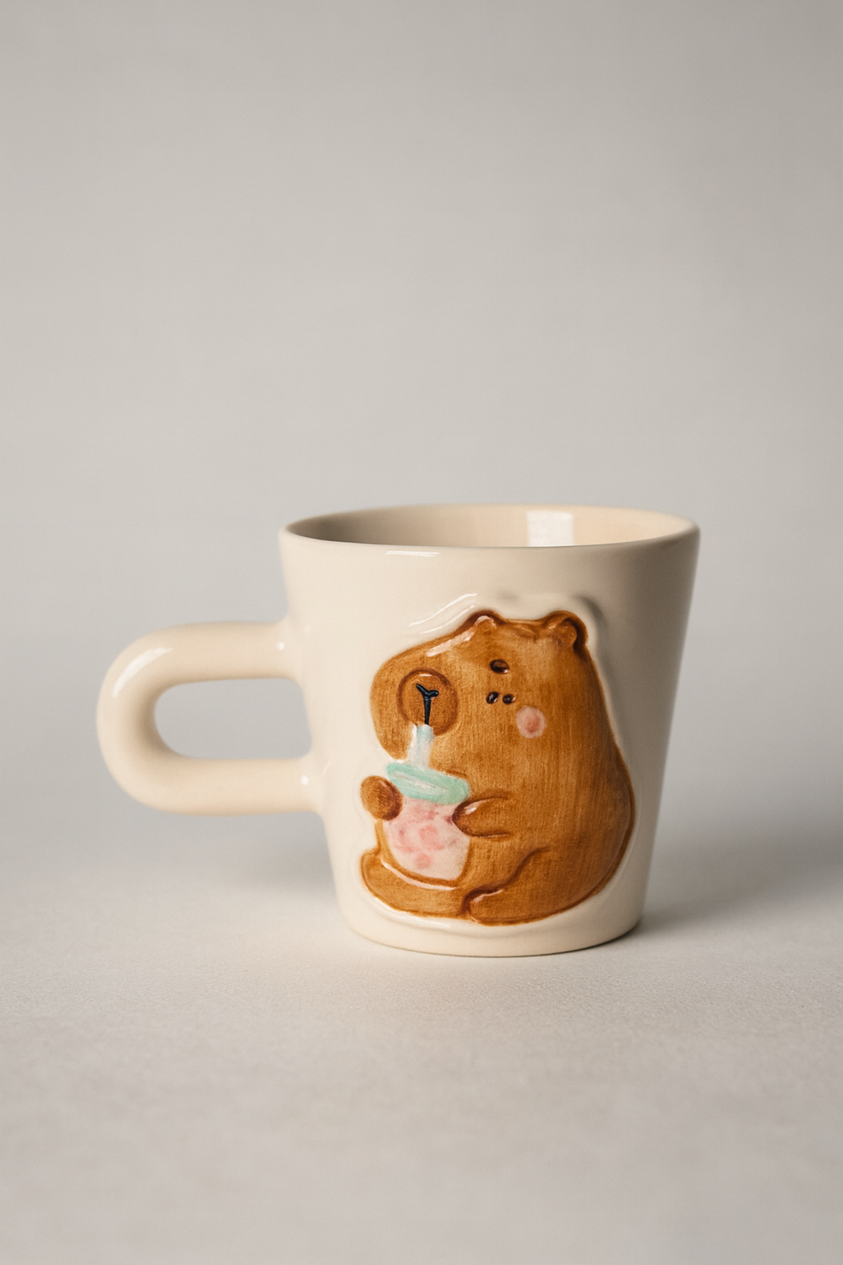 Biberonlu Capybara Kulplu Fincan