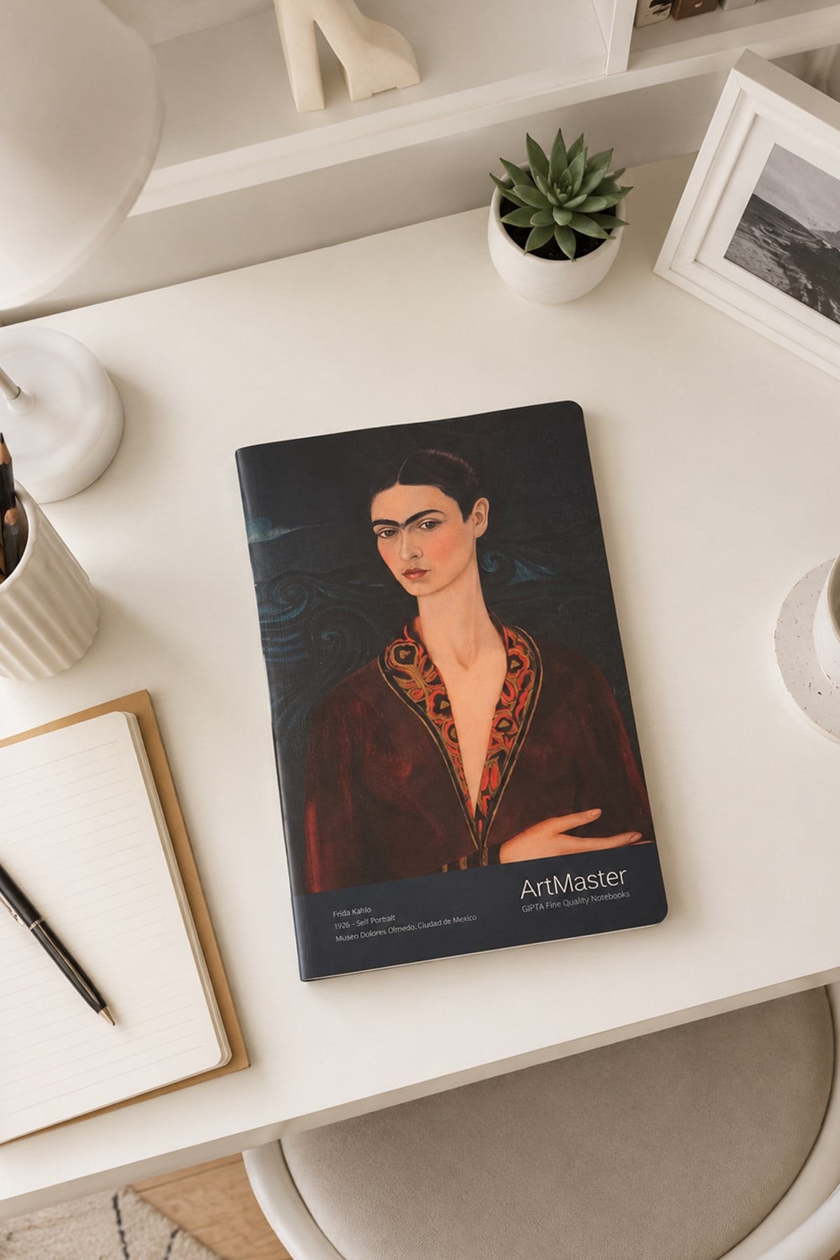 Frida Eserli Çizgisiz Defter 24 Cm