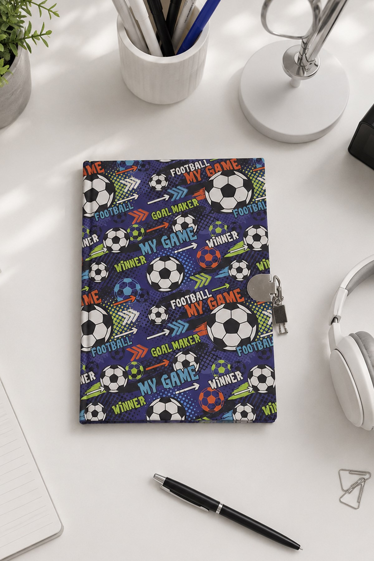 Mavi Zeminli Futbol Topu Kilitli Defter 19 cm