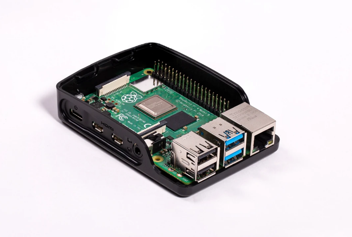 Raspberry Pi 4 Lisanslı Muhafaza Kutusu - Siyah