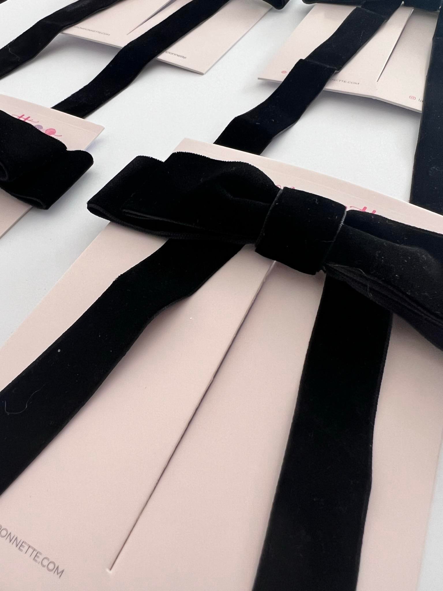 Siyah Kadife Kurdele 