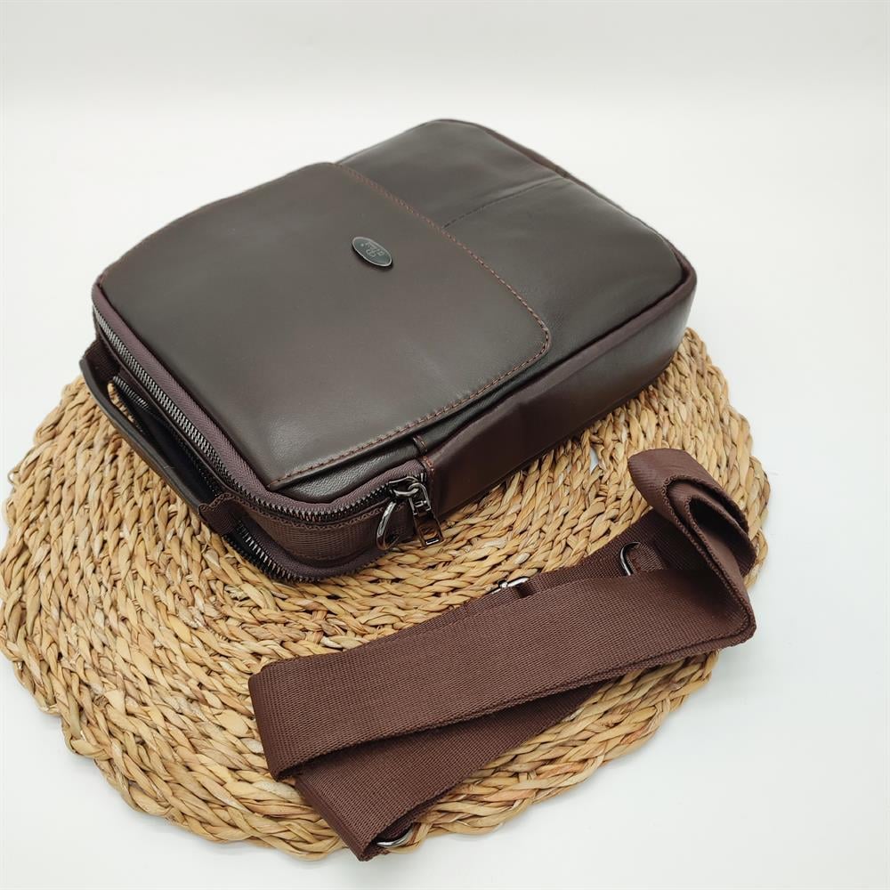 El Tutma Saplı Kapaklı El Çantası