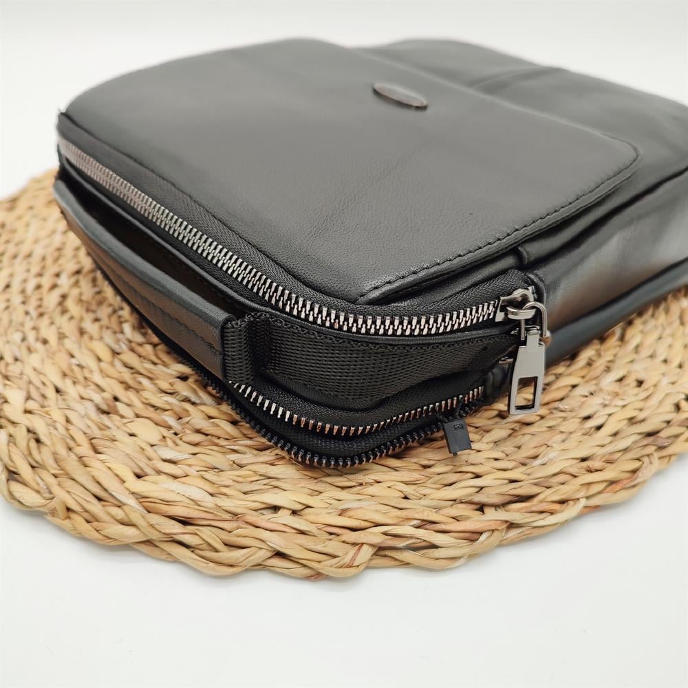 El Tutma Saplı Kapaklı El Çantası