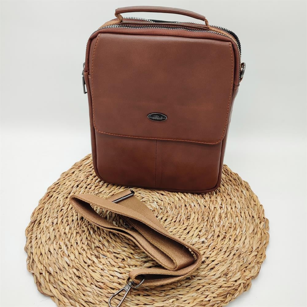 El Tutma Saplı Kapaklı El Çantası