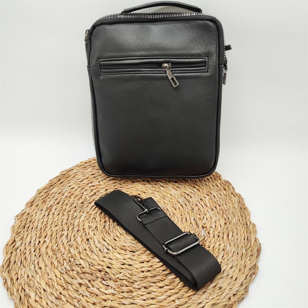 El Tutma Saplı Kapaklı El Çantası