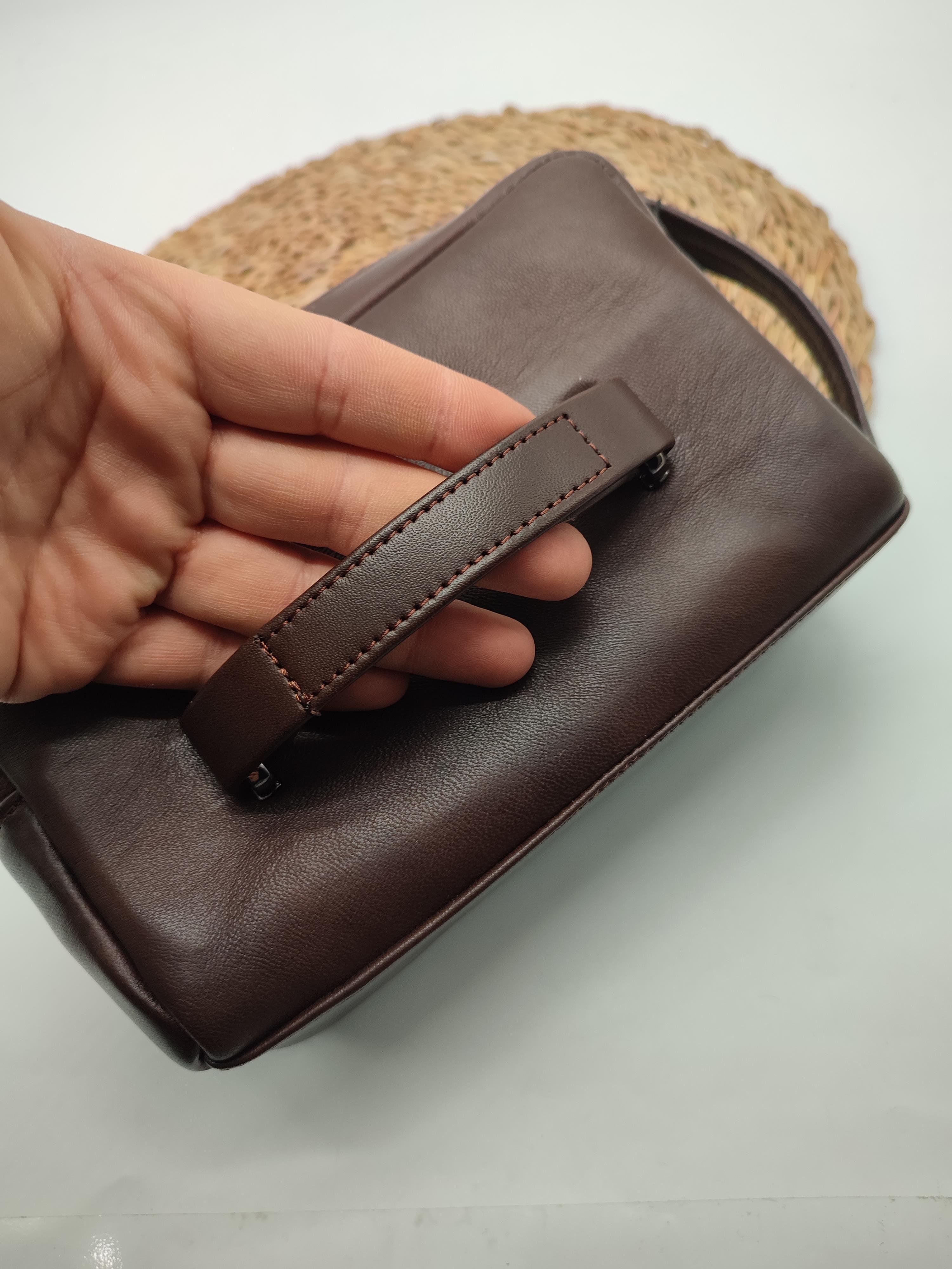 Fındık Renk Deri El Tutma Çantası