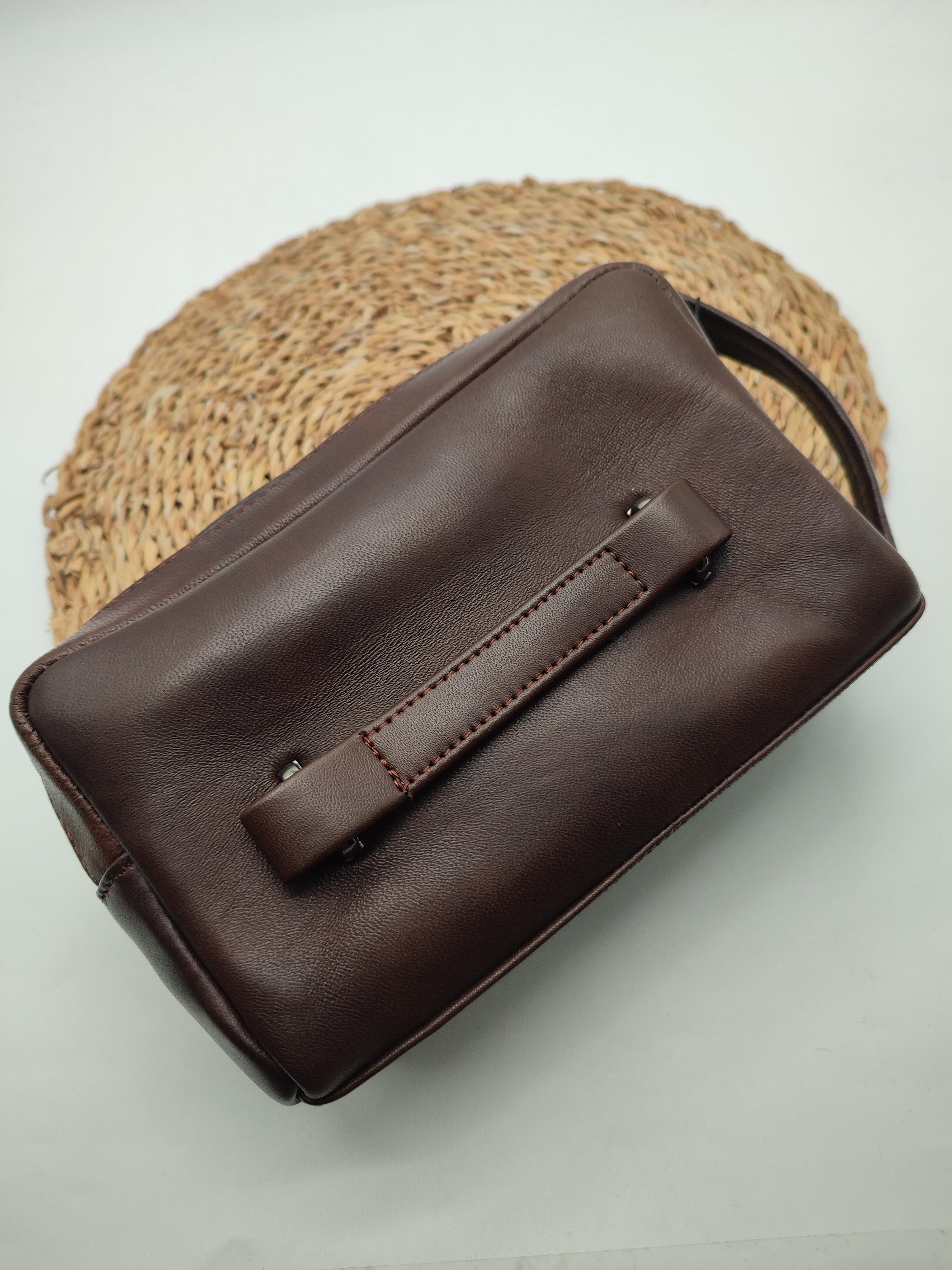 Fındık Renk Deri El Tutma Çantası