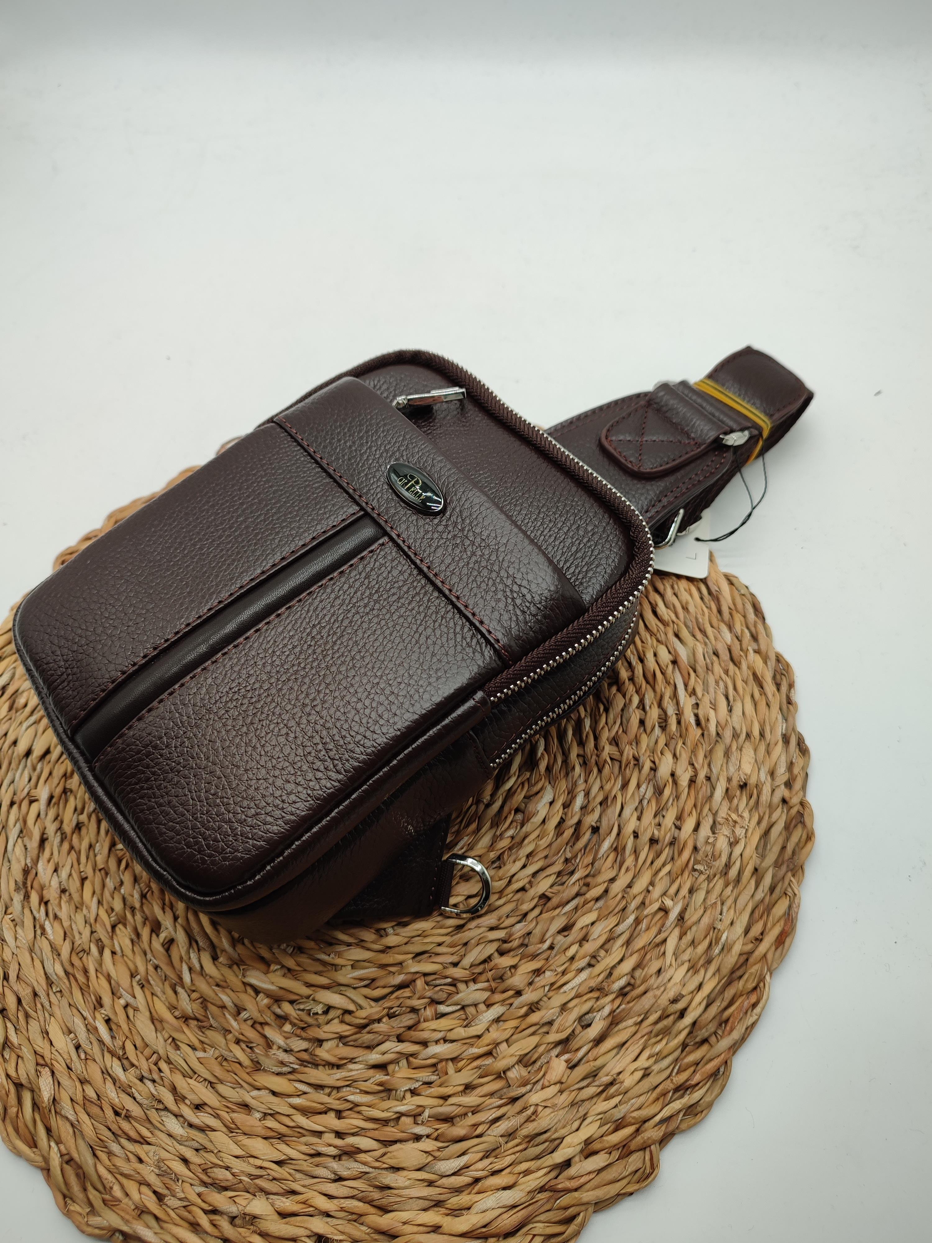 Kahve Renk Küçük Boy Deri Göğüs Çantası