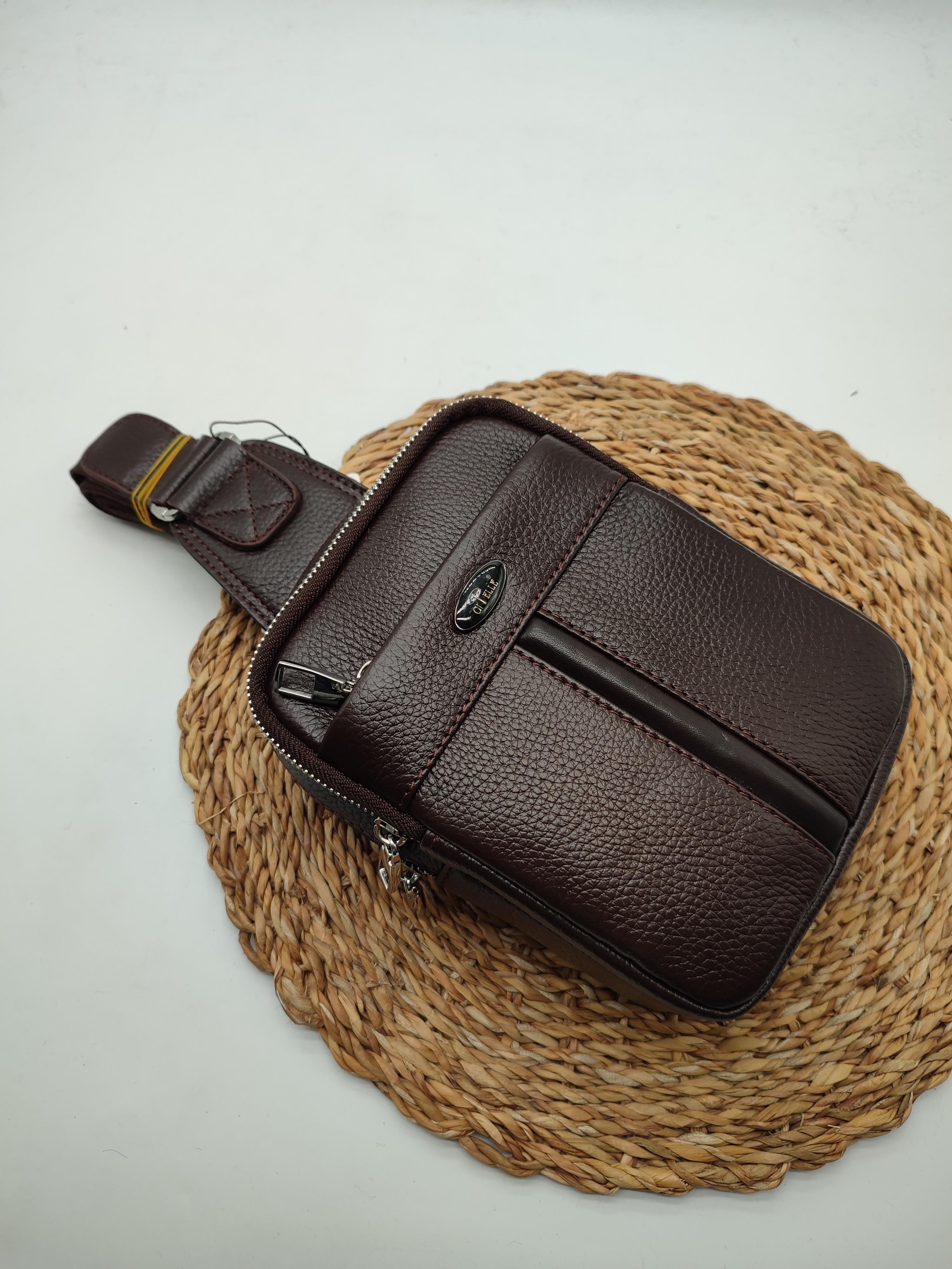 Kahve Renk Küçük Boy Deri Göğüs Çantası