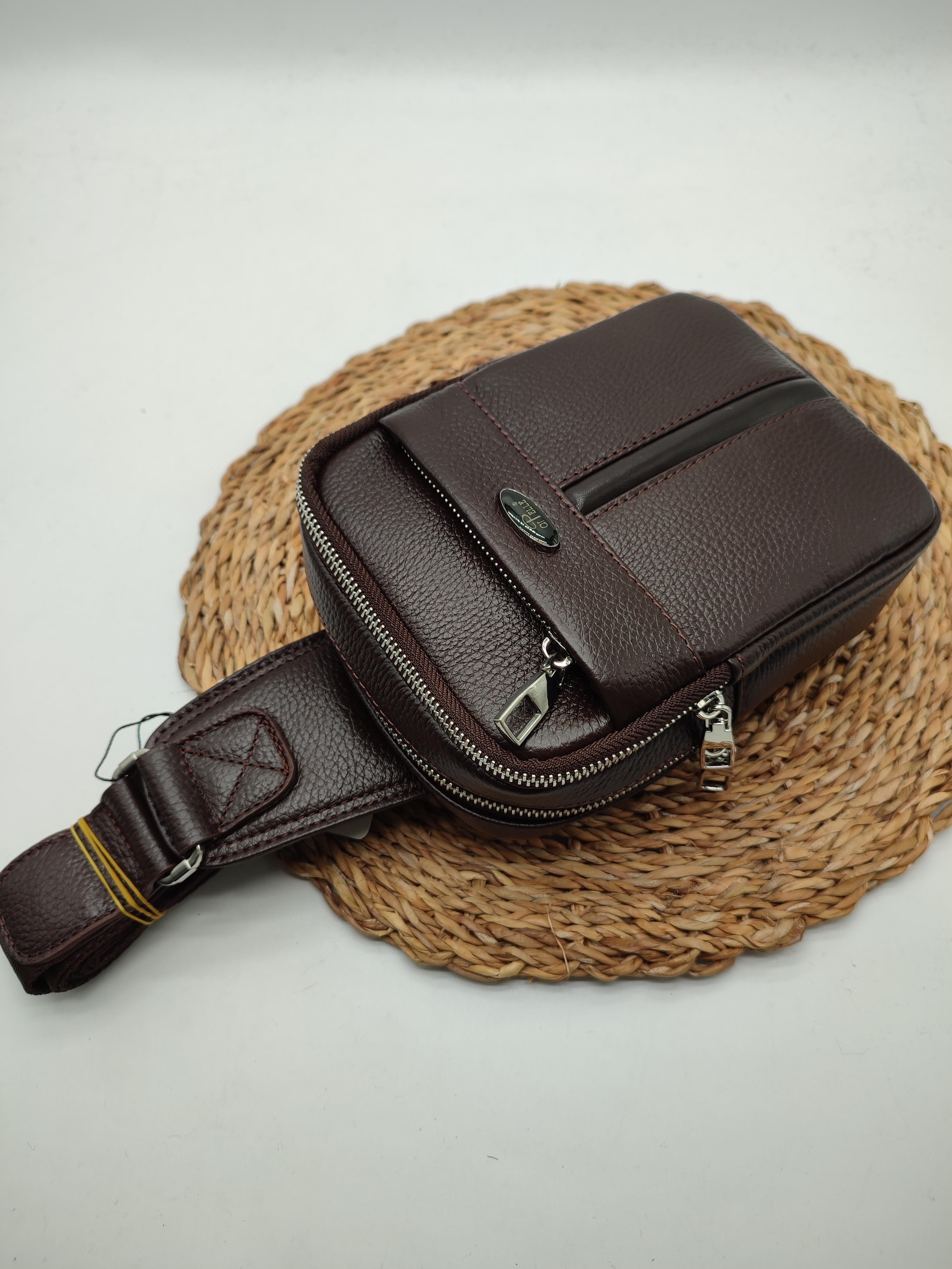 Kahve Renk Küçük Boy Deri Göğüs Çantası