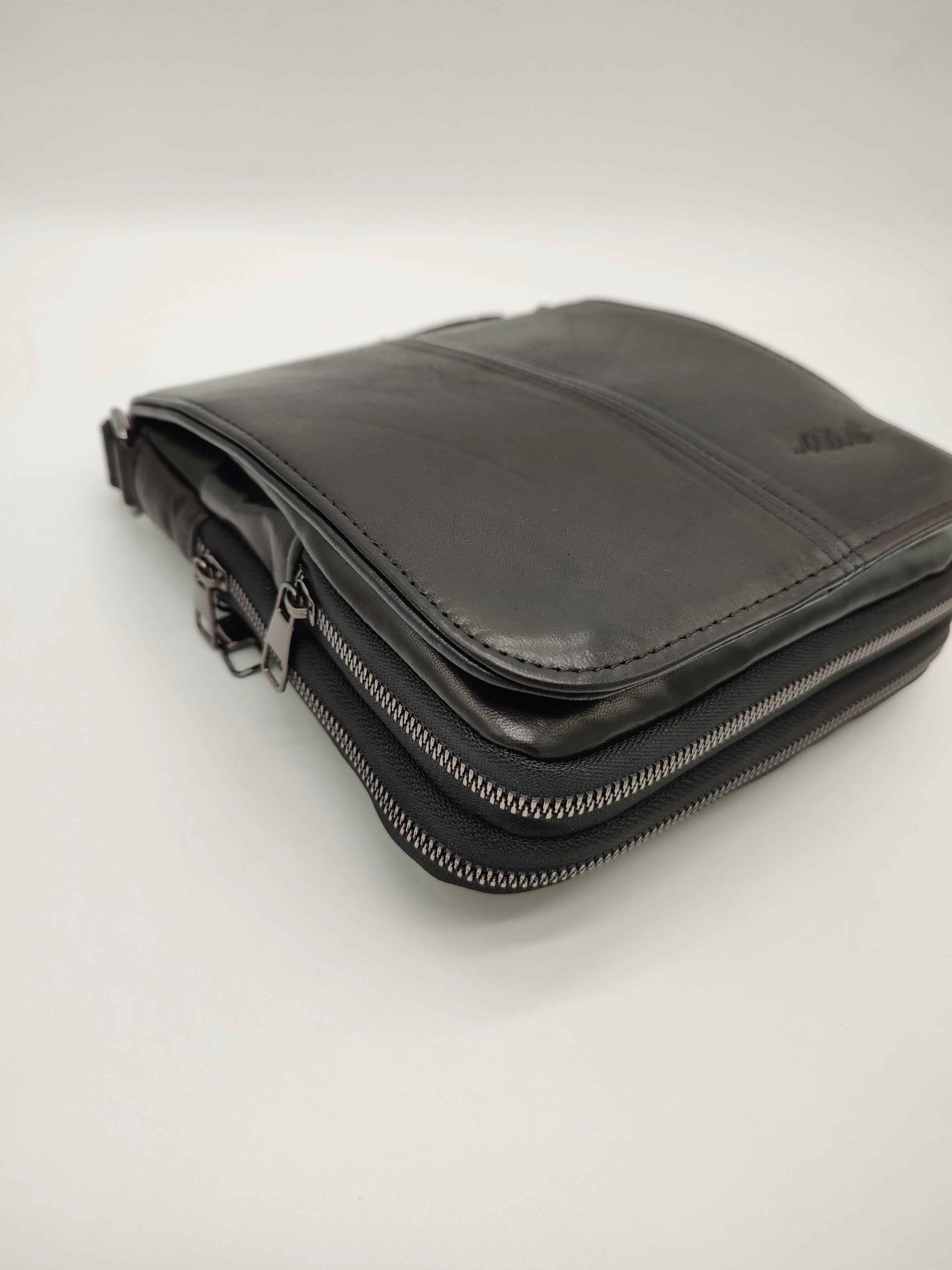 Kapaklı Altı Körüklü Büyük Boy Omuz Çantası