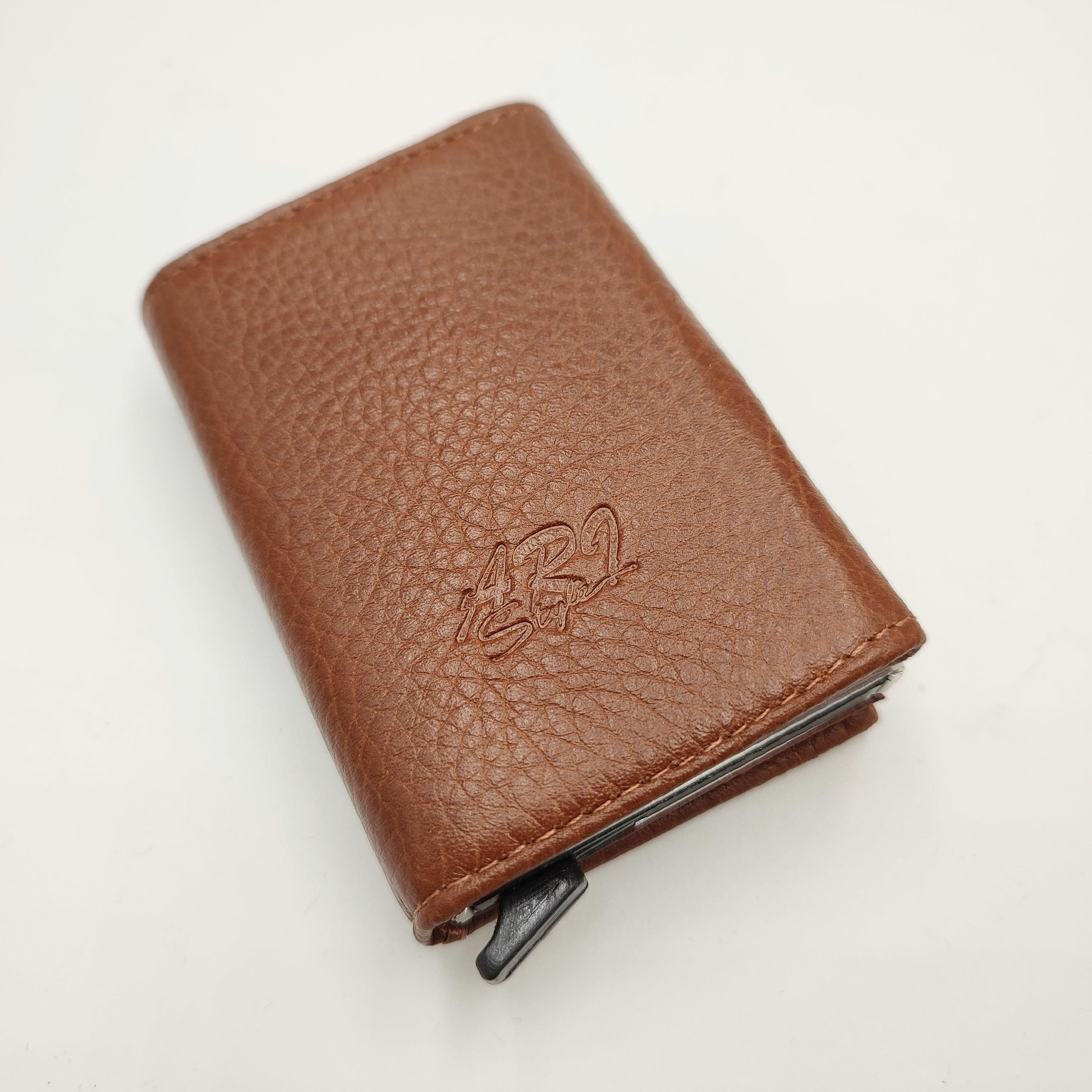 Kartlık Bölmeli Mekanizmalı Cüzdan 