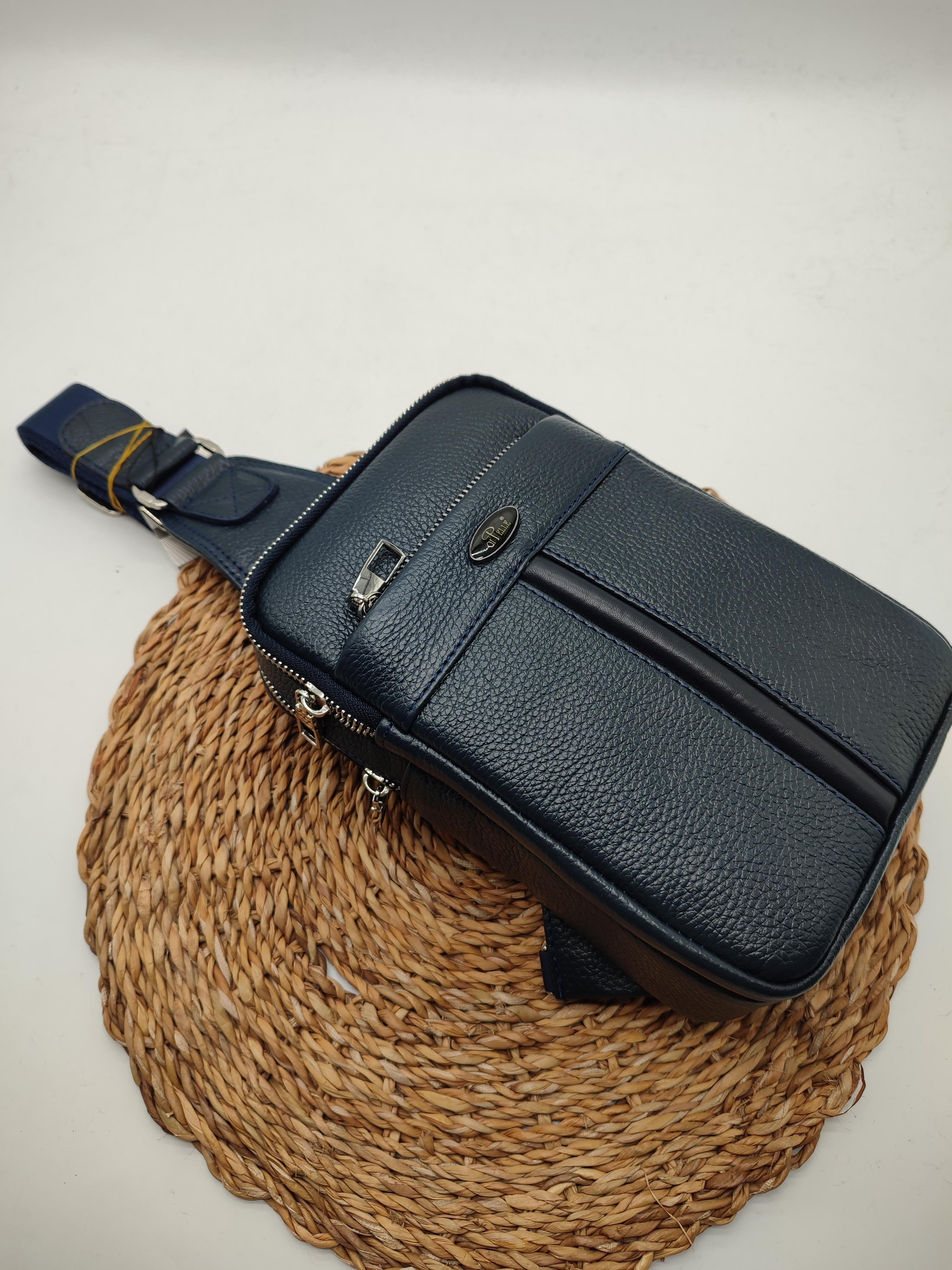 Lacivert Renk Büyük Boy Deri Göğüs Çantası