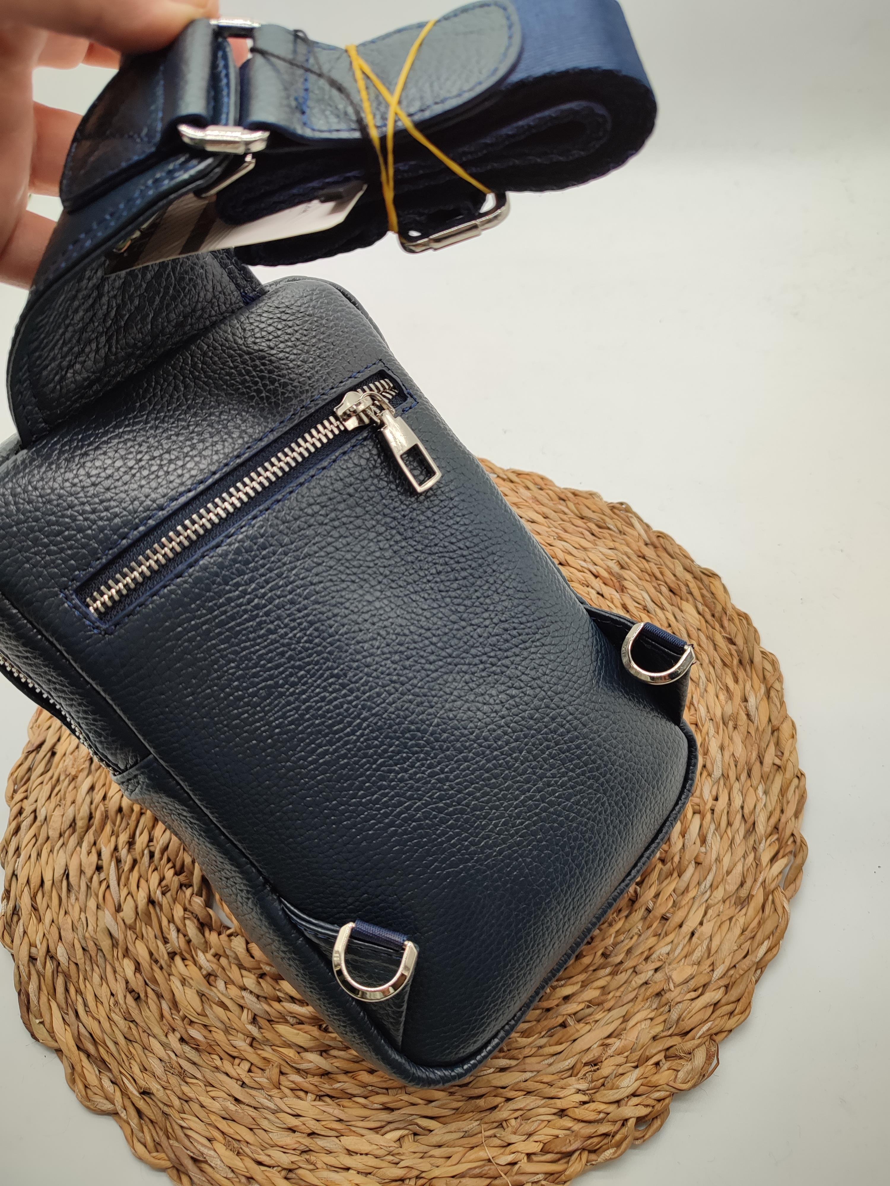 Lacivert Renk Büyük Boy Deri Göğüs Çantası