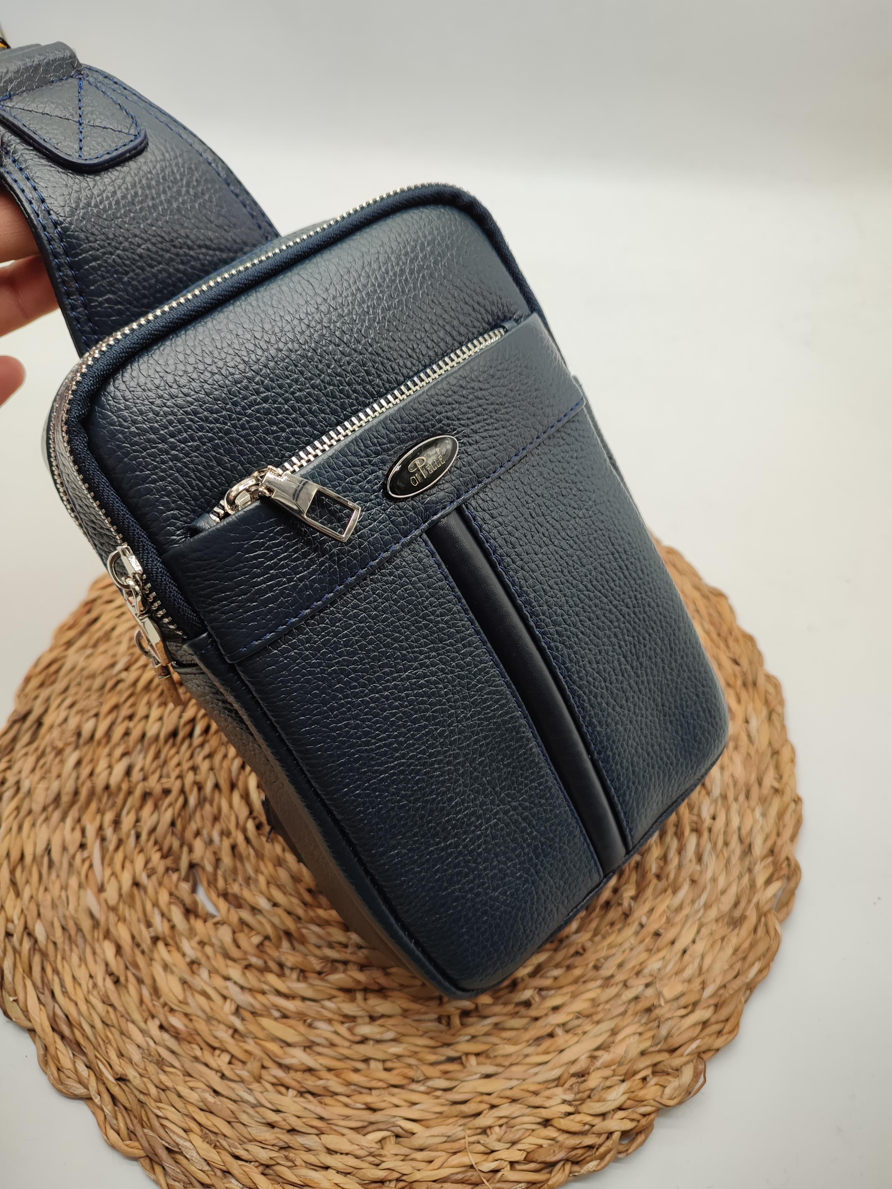 Lacivert Renk Büyük Boy Deri Göğüs Çantası