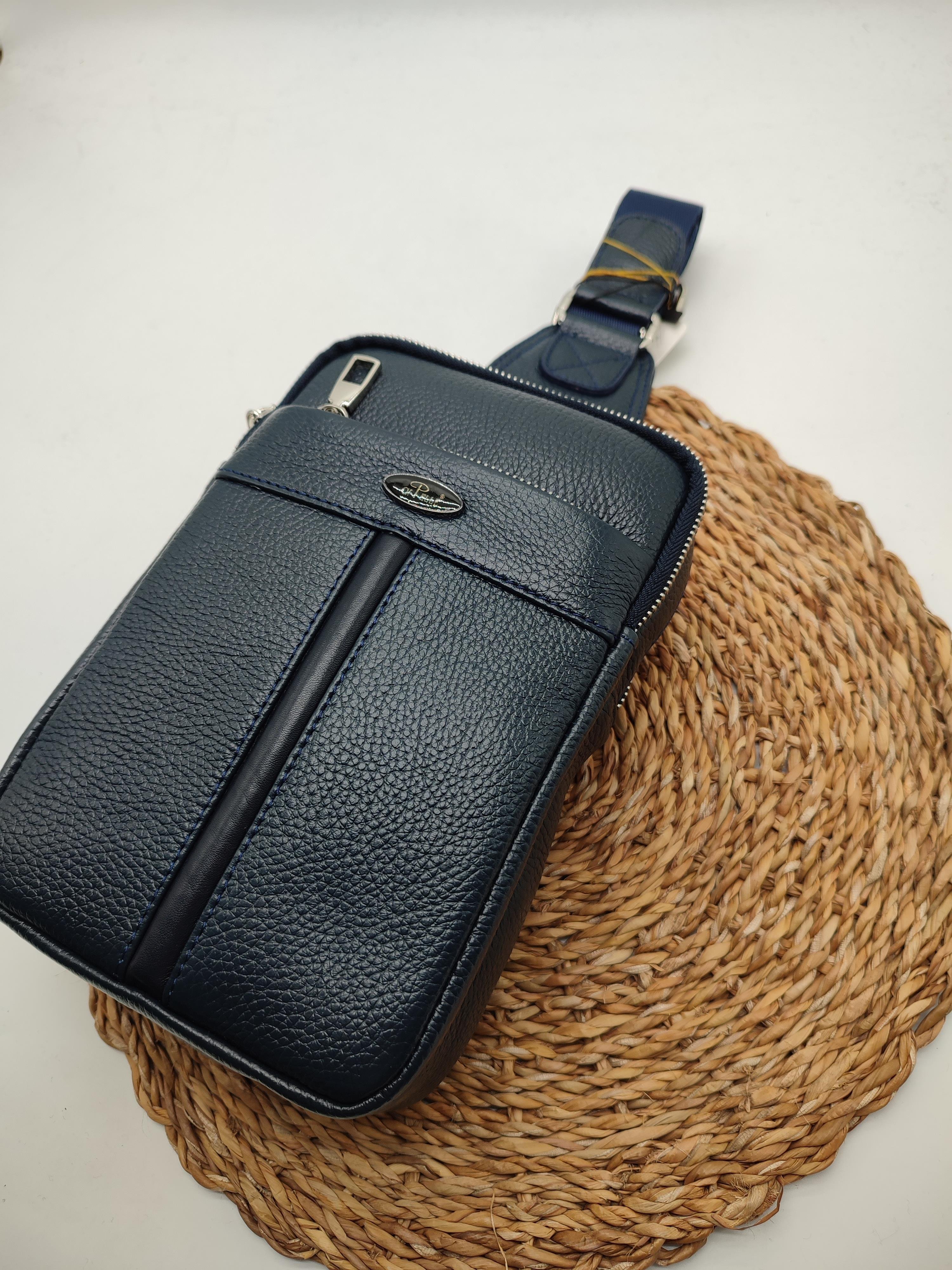 Lacivert Renk Büyük Boy Deri Göğüs Çantası