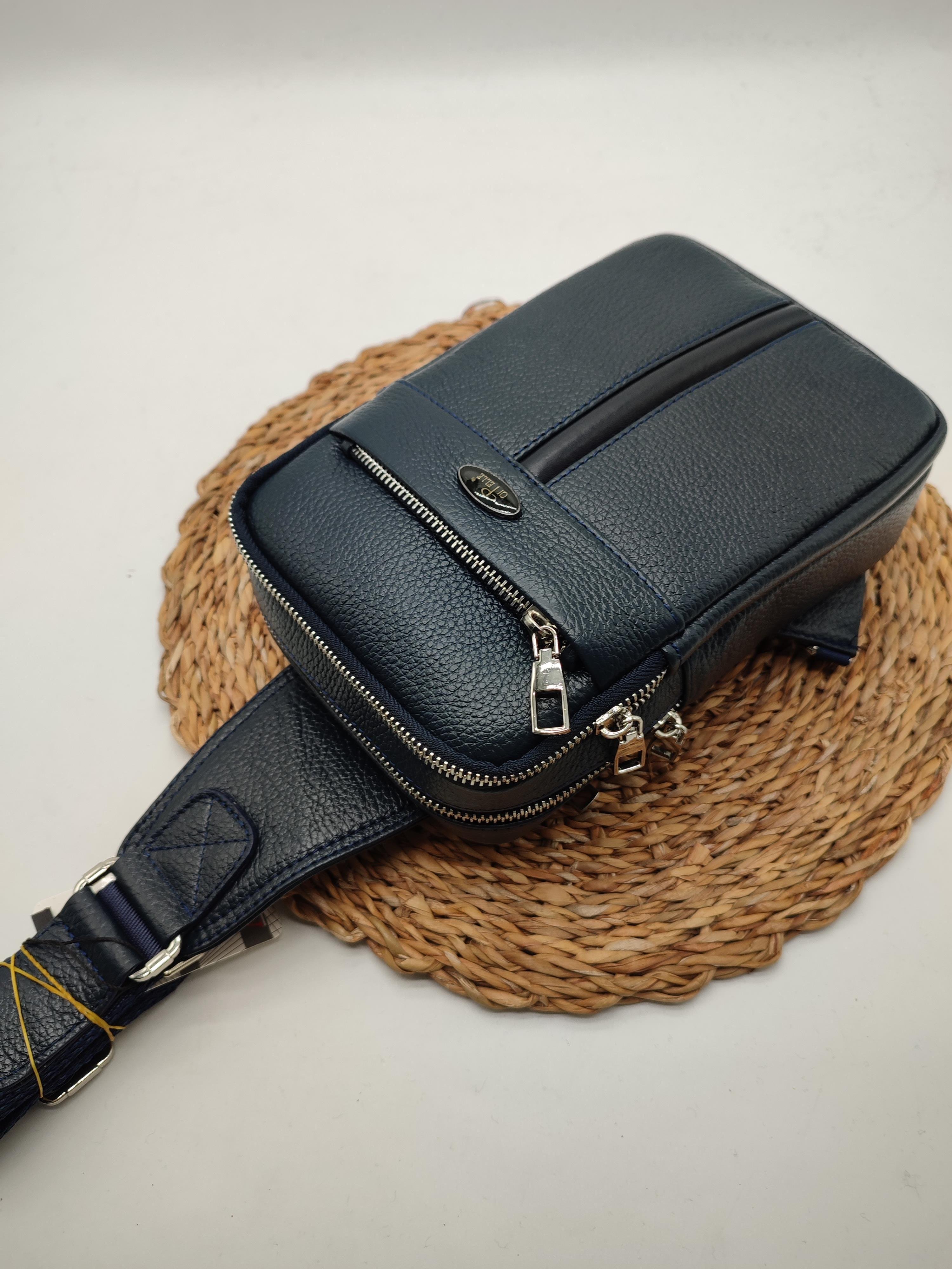 Lacivert Renk Büyük Boy Deri Göğüs Çantası