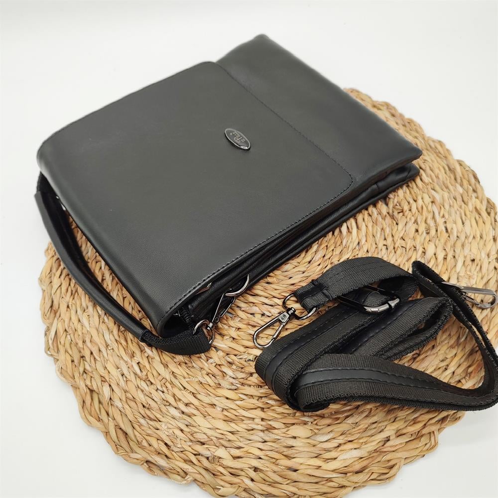 Mıknatıs Kapaklı Deri El Çantası