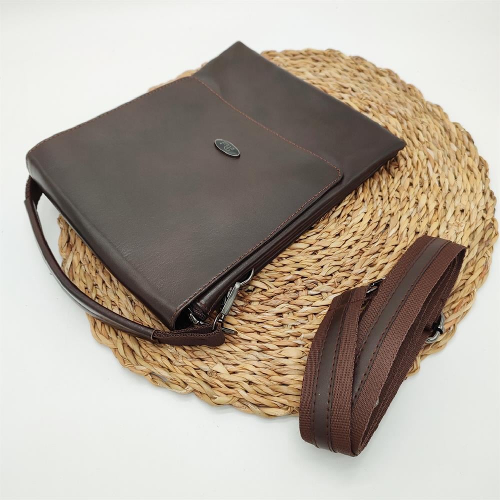 Mıknatıs Kapaklı Deri El Çantası