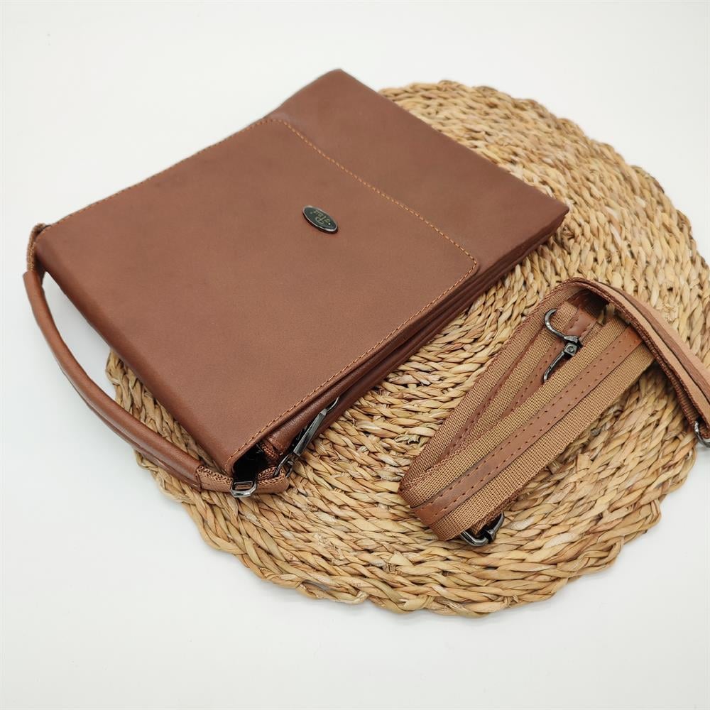 Mıknatıs Kapaklı Deri El Çantası