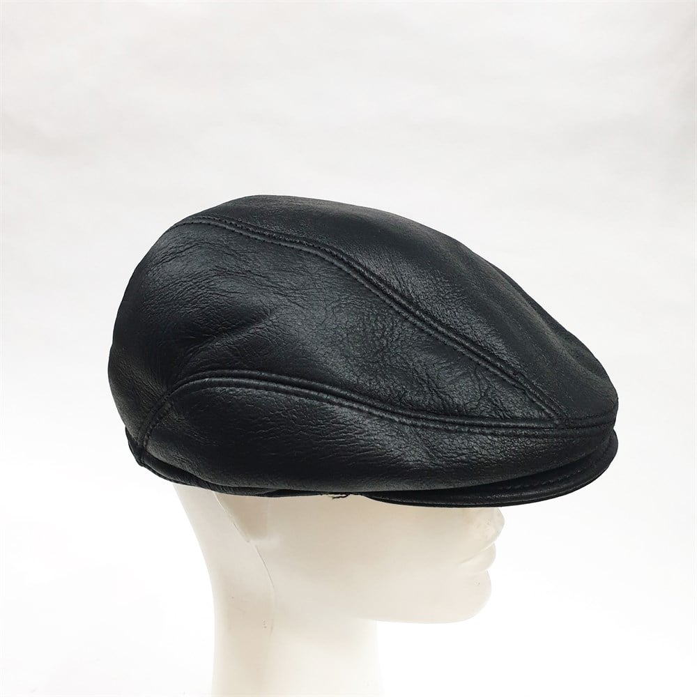 Önü Düz Model Deri Kasket Kulaklıklı Siyah Renk 