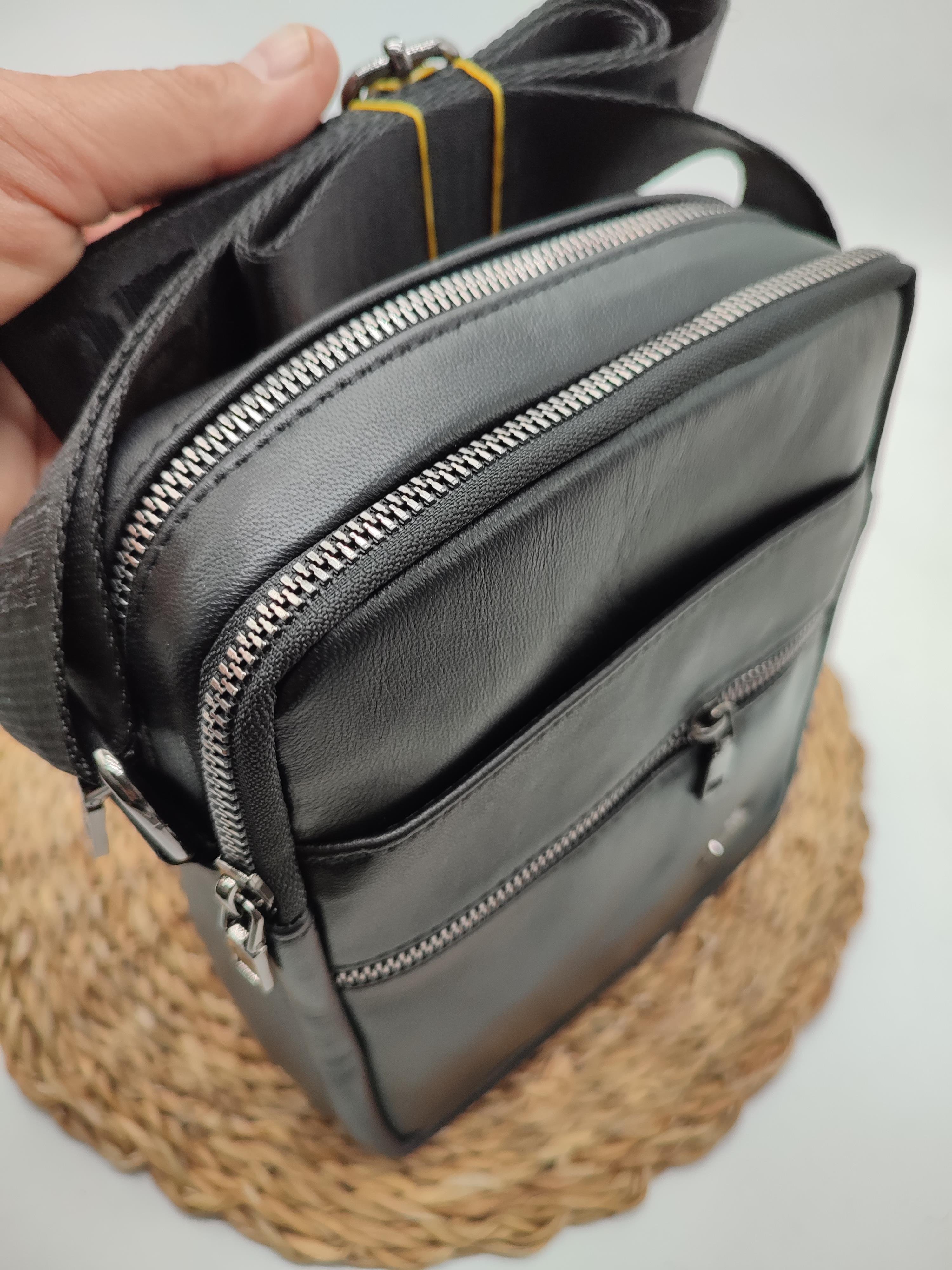 Sabit Askılı Deri Göğüs Ve Kol Çantası Siyah Renk 