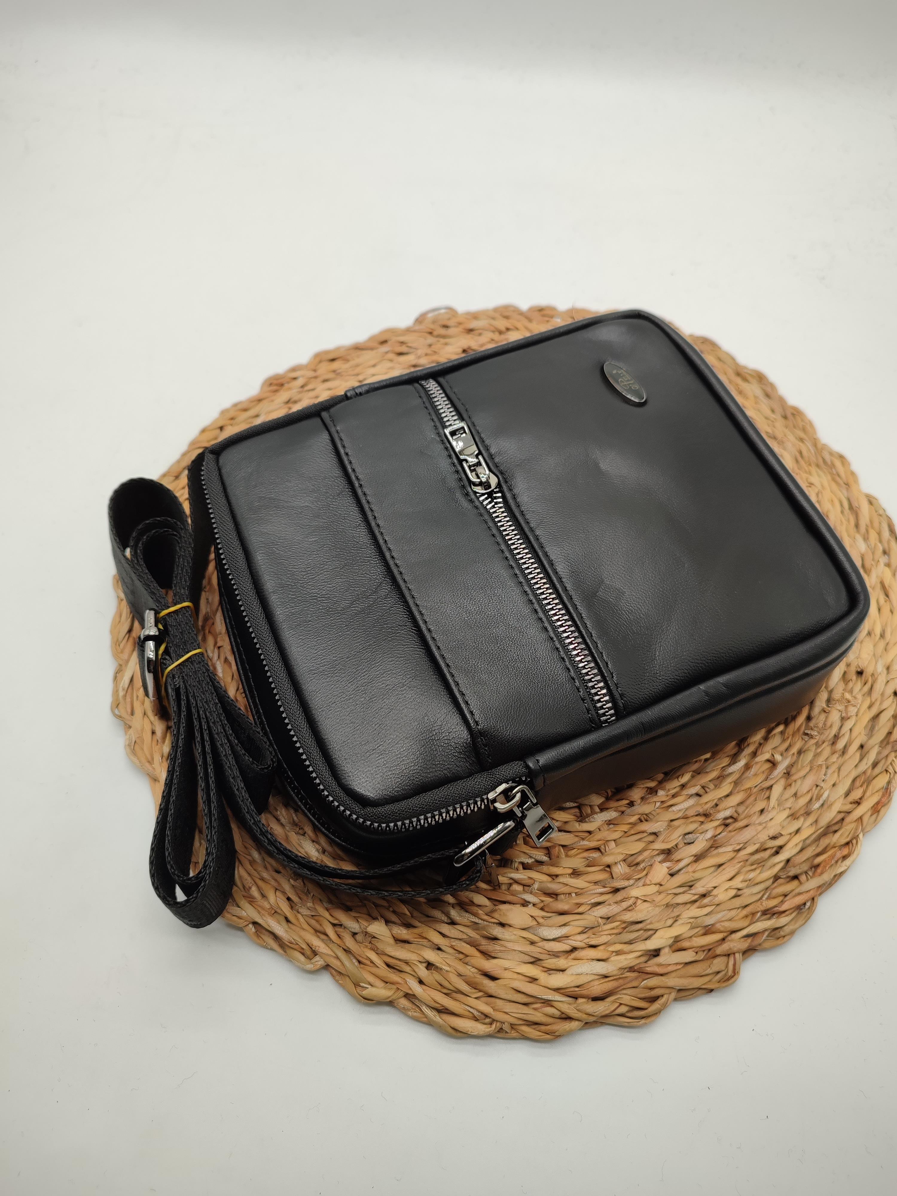 Sabit Askılı Deri Göğüs Ve Kol Çantası Siyah Renk 